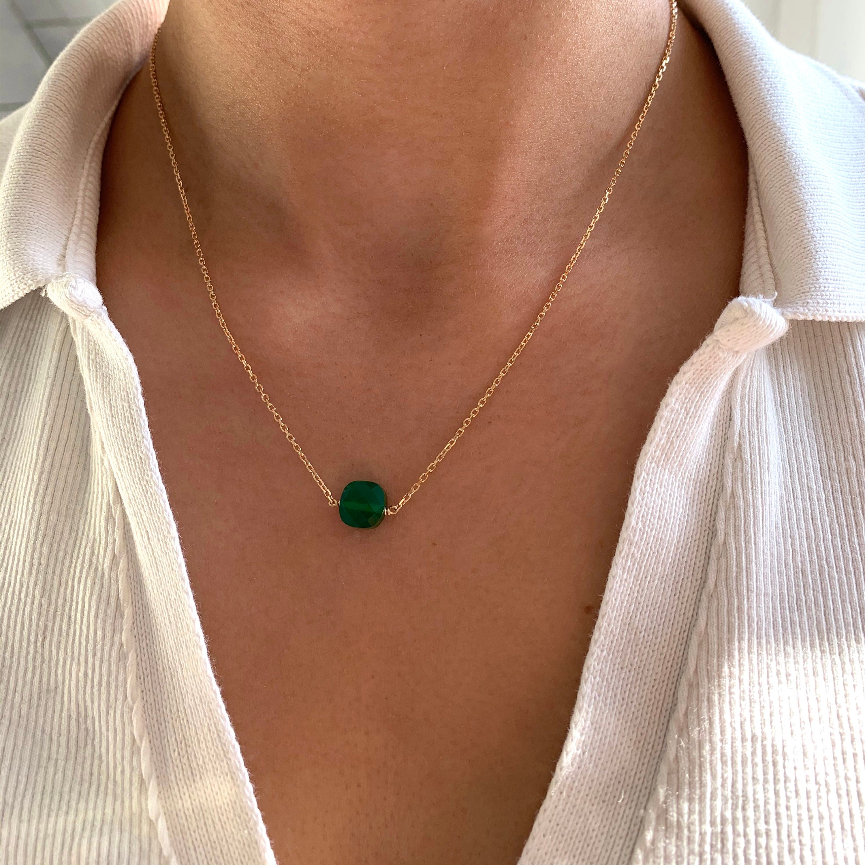 Collier plaqué or fin pendentif pierre naturelle Cristal gris mauve / Collier femme minimaliste chaine fine / Cadeau femme