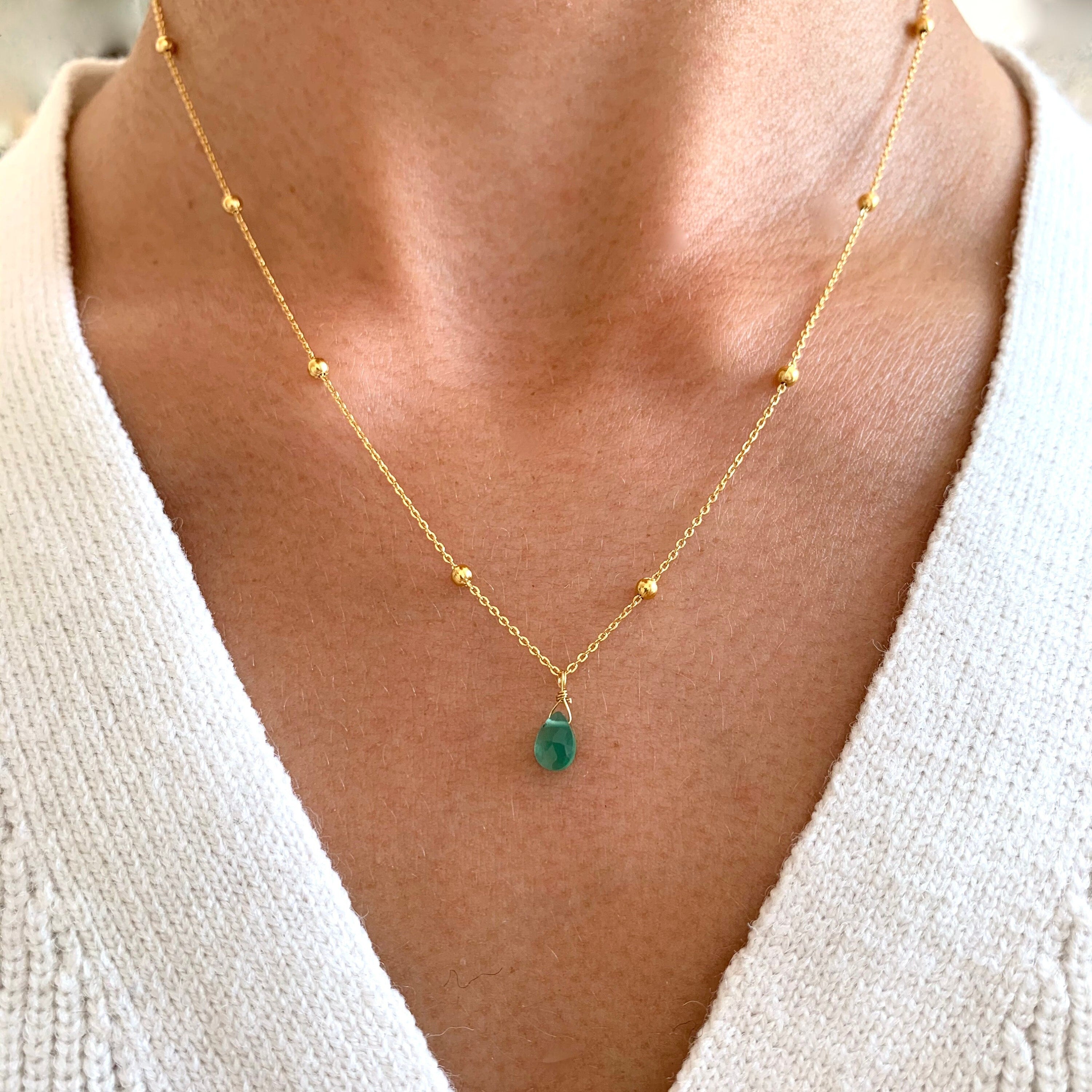 Collier fin pendentif goutte pierre agate verte/ Collier femme minimaliste chaine acier inoxydable