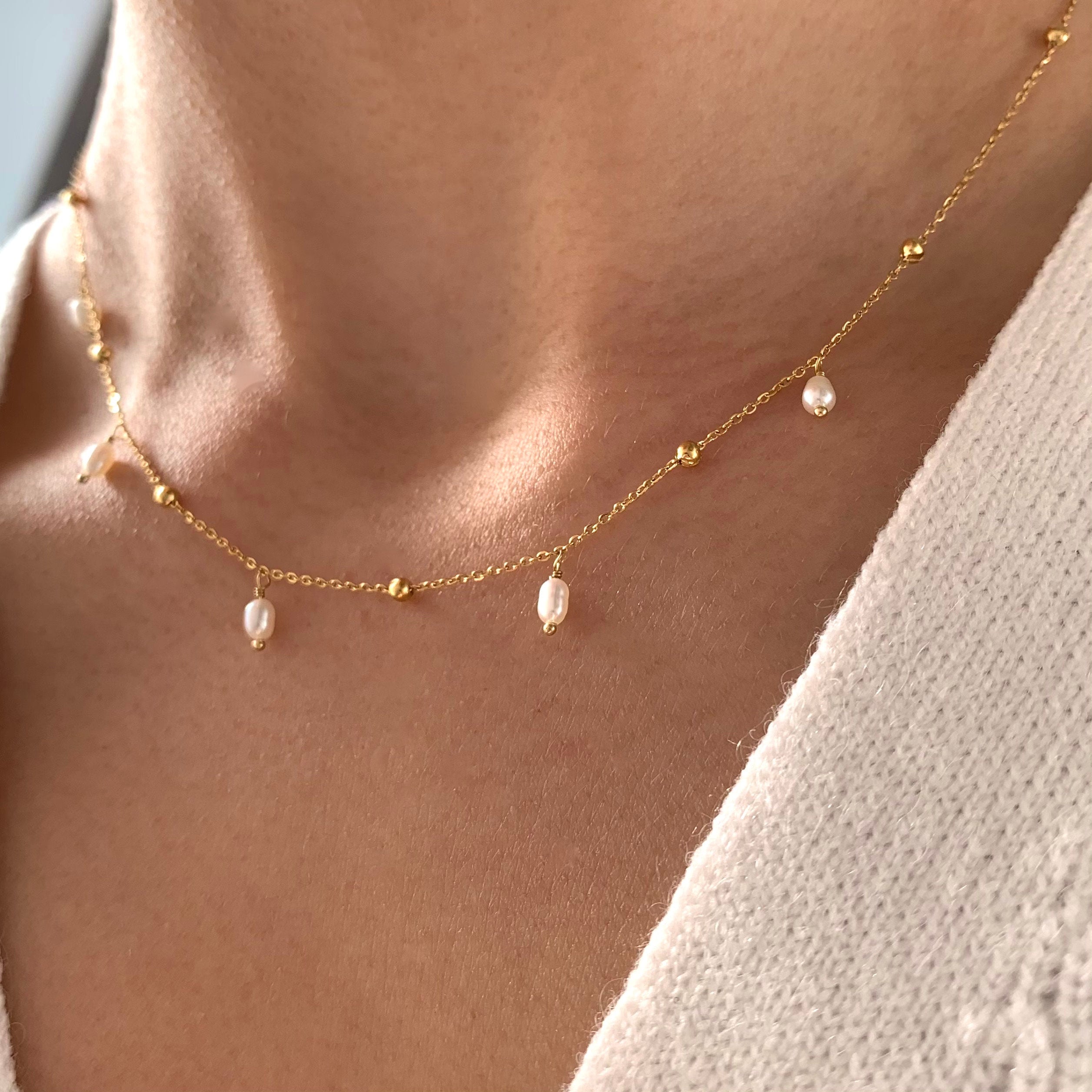 Collier acier inoxydable chaine billes pendants perles d'eau douce nacre / Collier femme ras de cou minimaliste