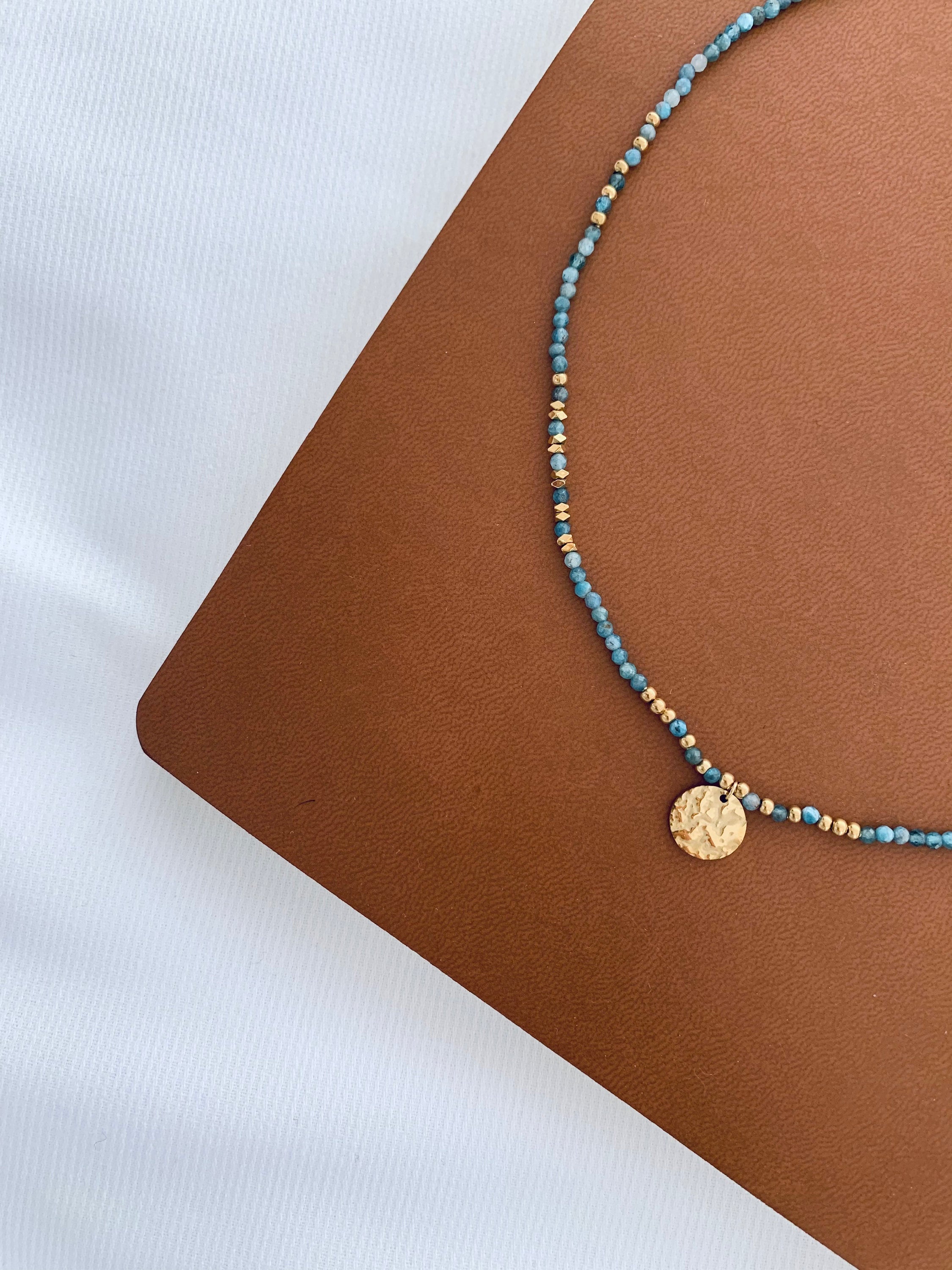 Collier pierre naturelle Lapis Lazuli / Collier femme perles bleues pendentif rond acier inoxydable