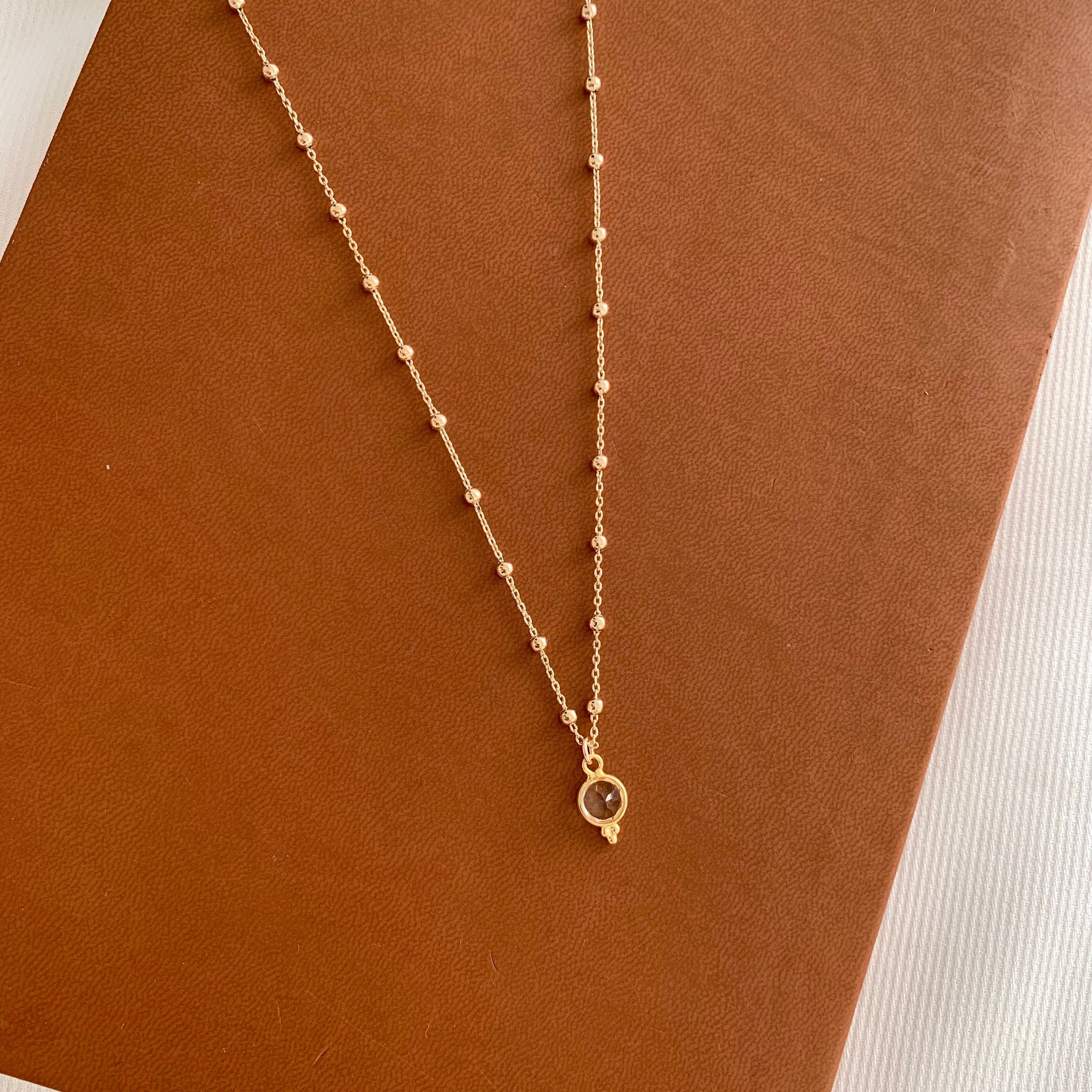Collier Plaqué or 18k pendentif rond pierre naturelle cristal / Collier fin femme chaine à billes