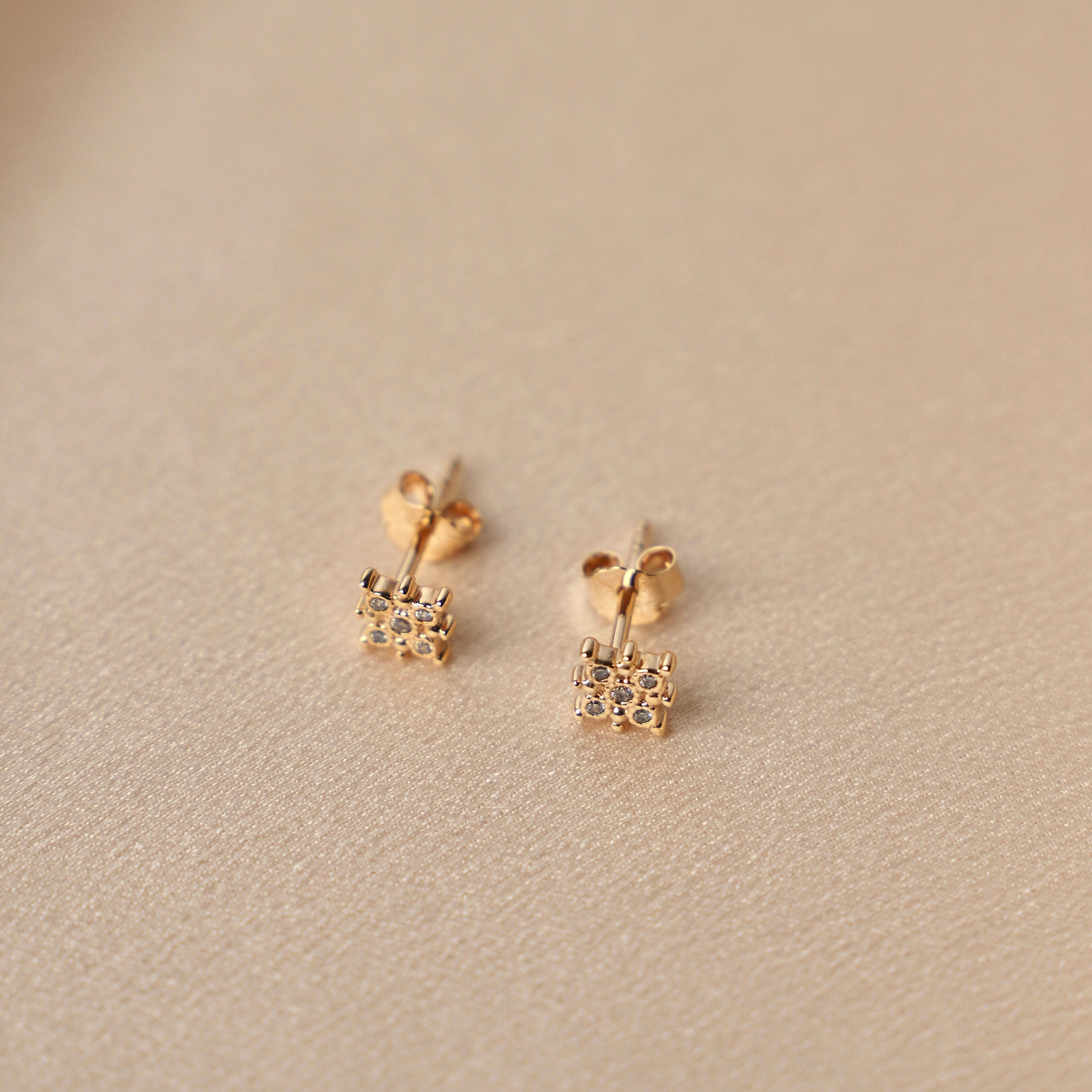 Boucles d'oreilles plaqué or fleur zircons brilliants