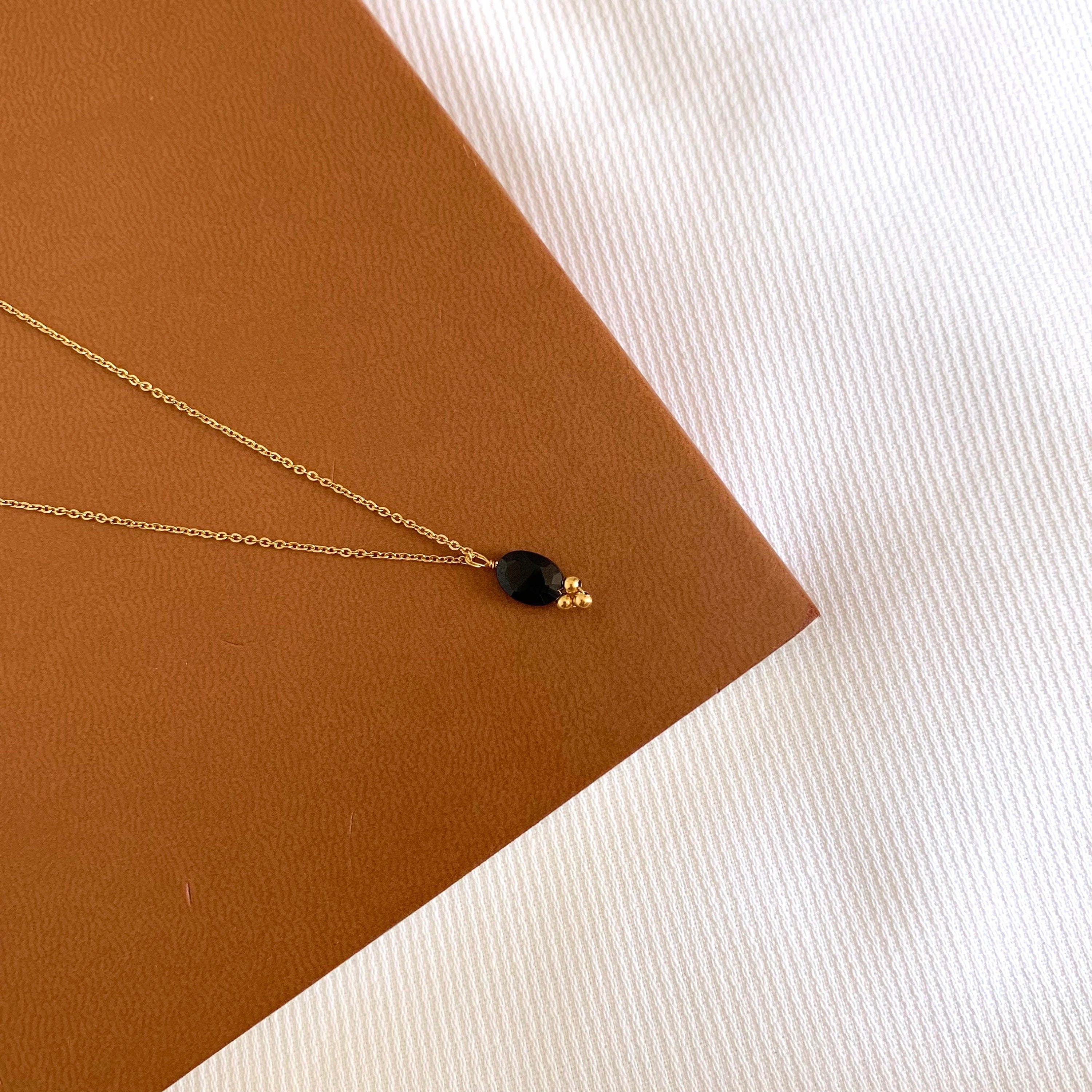 Collier femme pendentif pierre ovale Onyx noir chaine fine / Collier acier inoxydable pierre noire