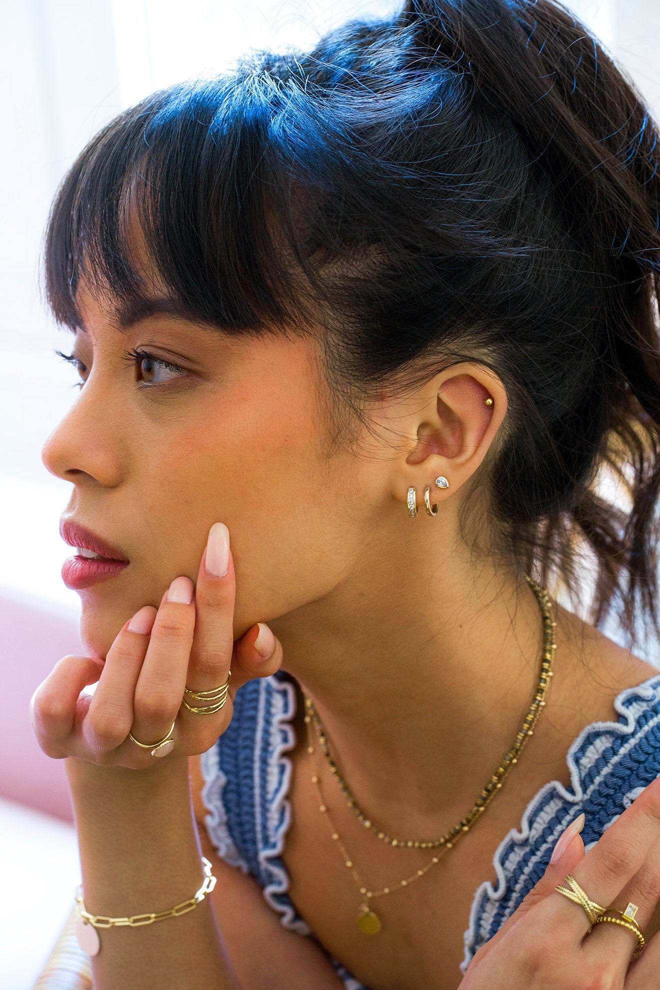 Boucles d'oreilles plaqué or petits anneaux zirconiums brilliants / Boucles d'oreilles serties effet diamants