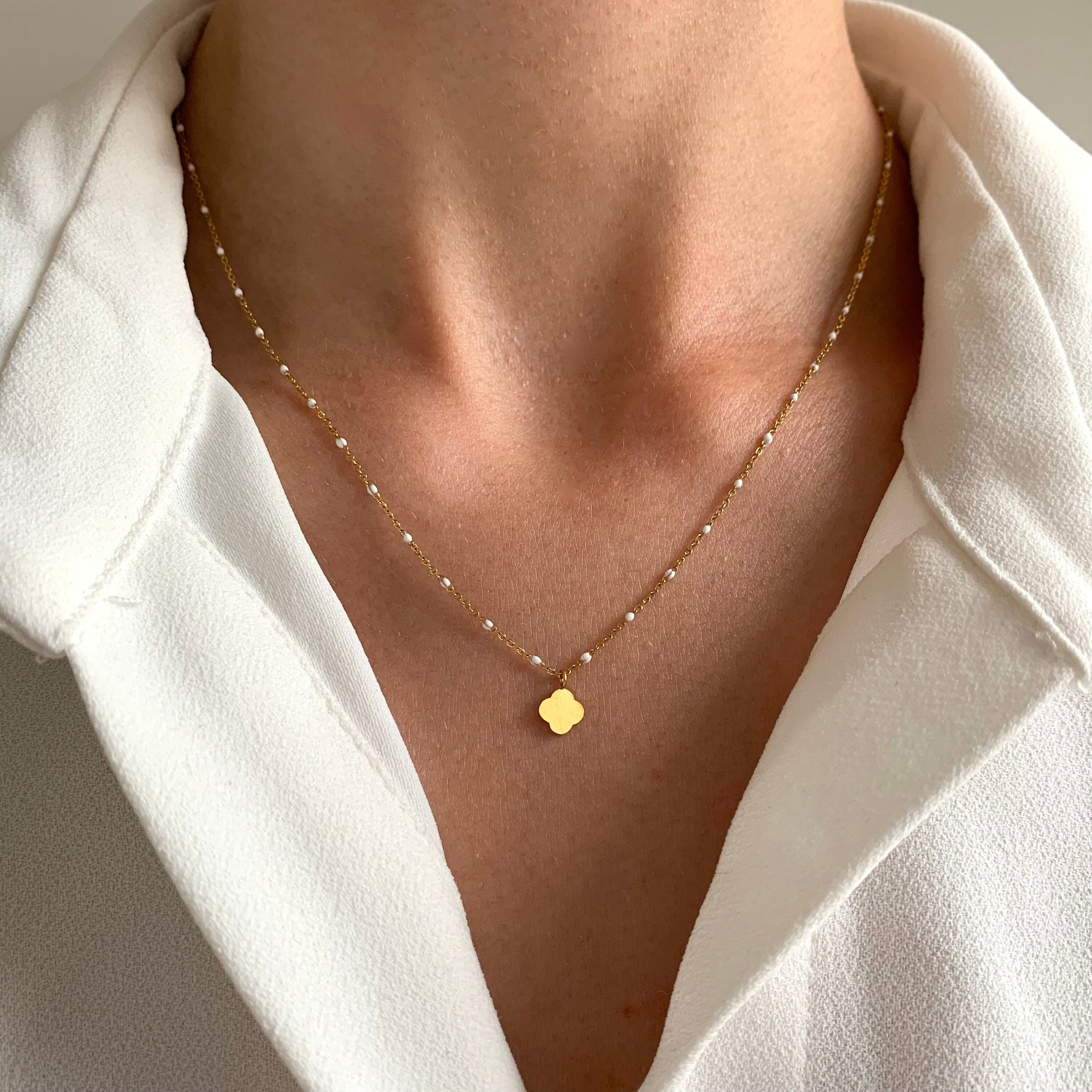 Collier acier inoxydable pendentif trèfle chaine boule / Collier blanc femme fin chaine billes