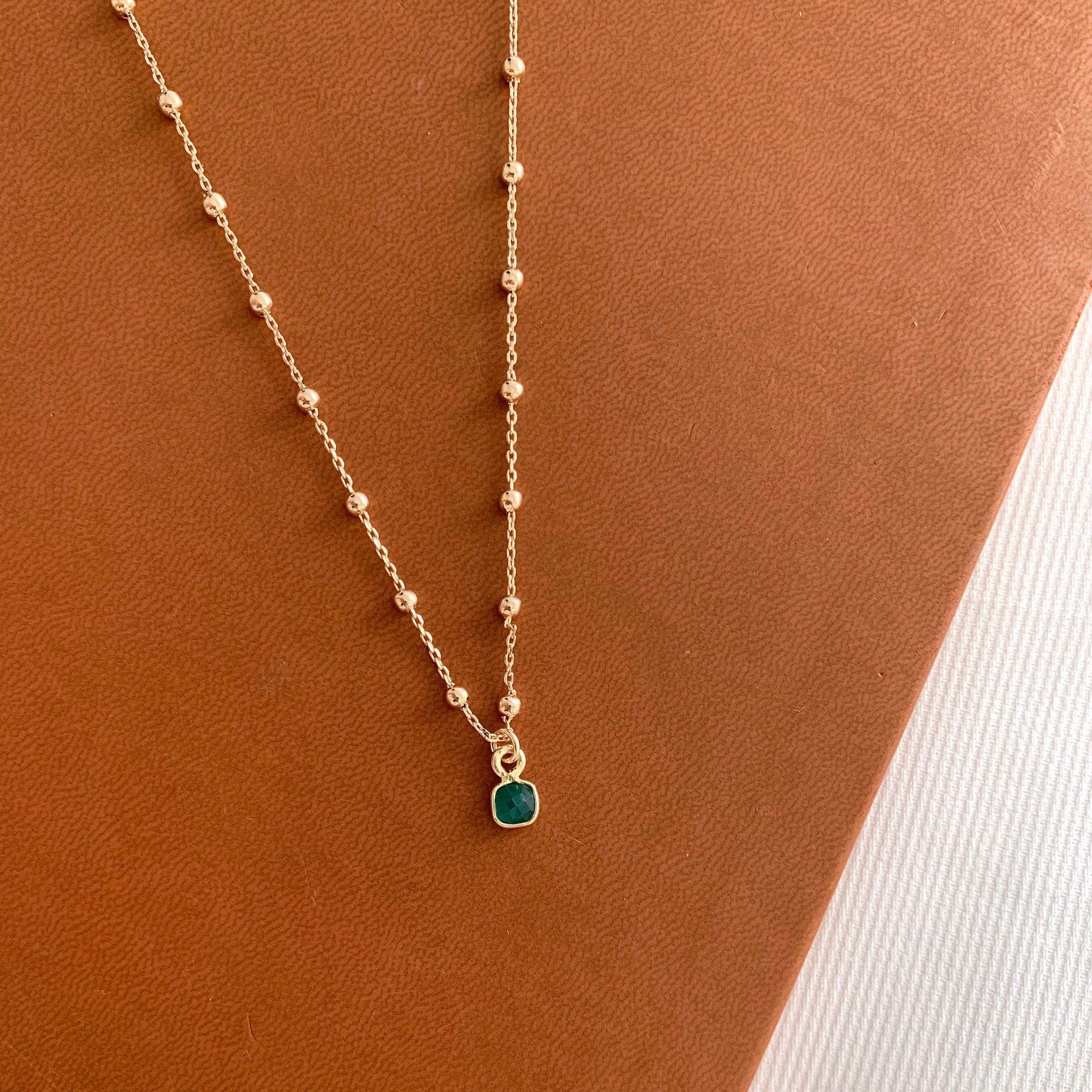 Collier Plaqué or 18k pendentif carré pierre naturelle Agate verte / Collier fin femme chaine à billes