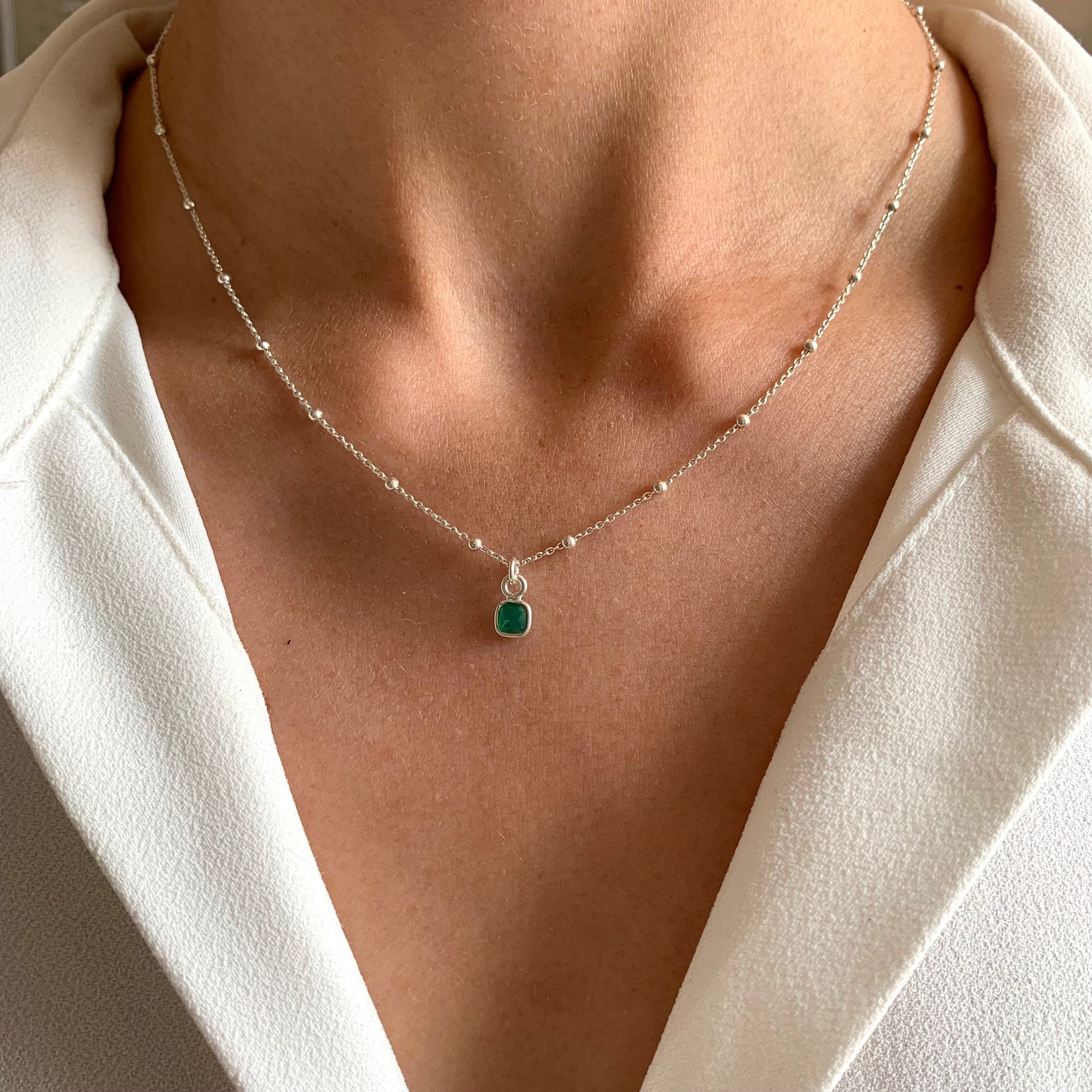 Collier Plaqué or 18k pendentif carré pierre naturelle Agate verte / Collier fin femme chaine à billes