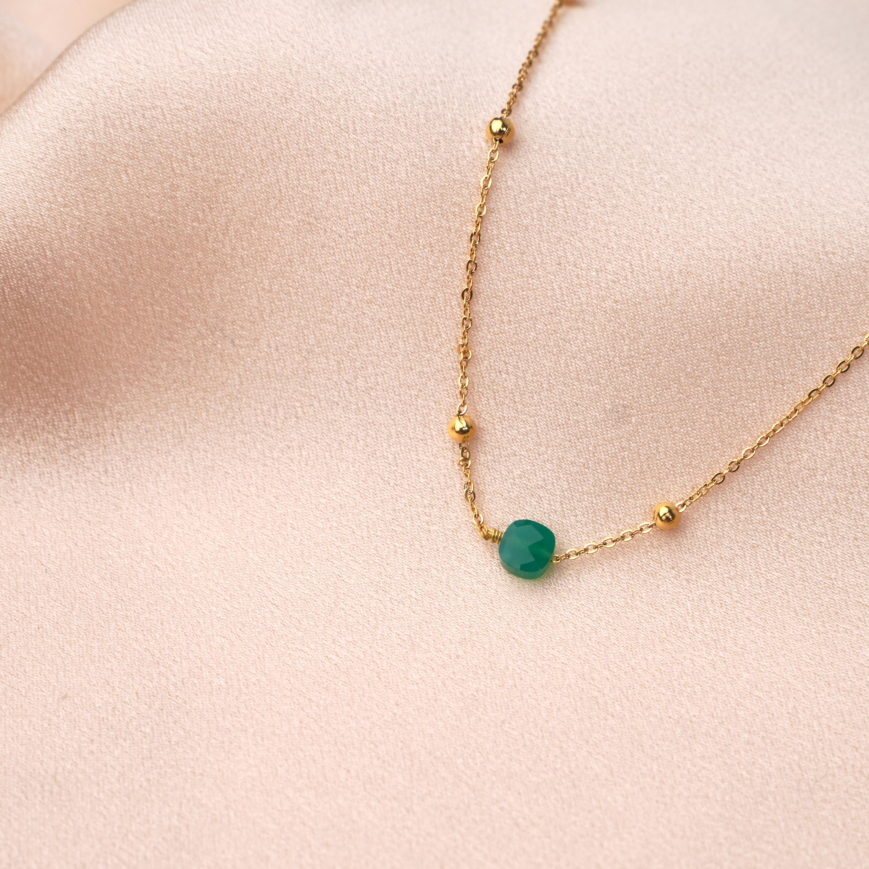 Collier fin pendentif pierre verte Agate / Collier femme minimaliste chaine fine acier inoxydable / Cadeau femme