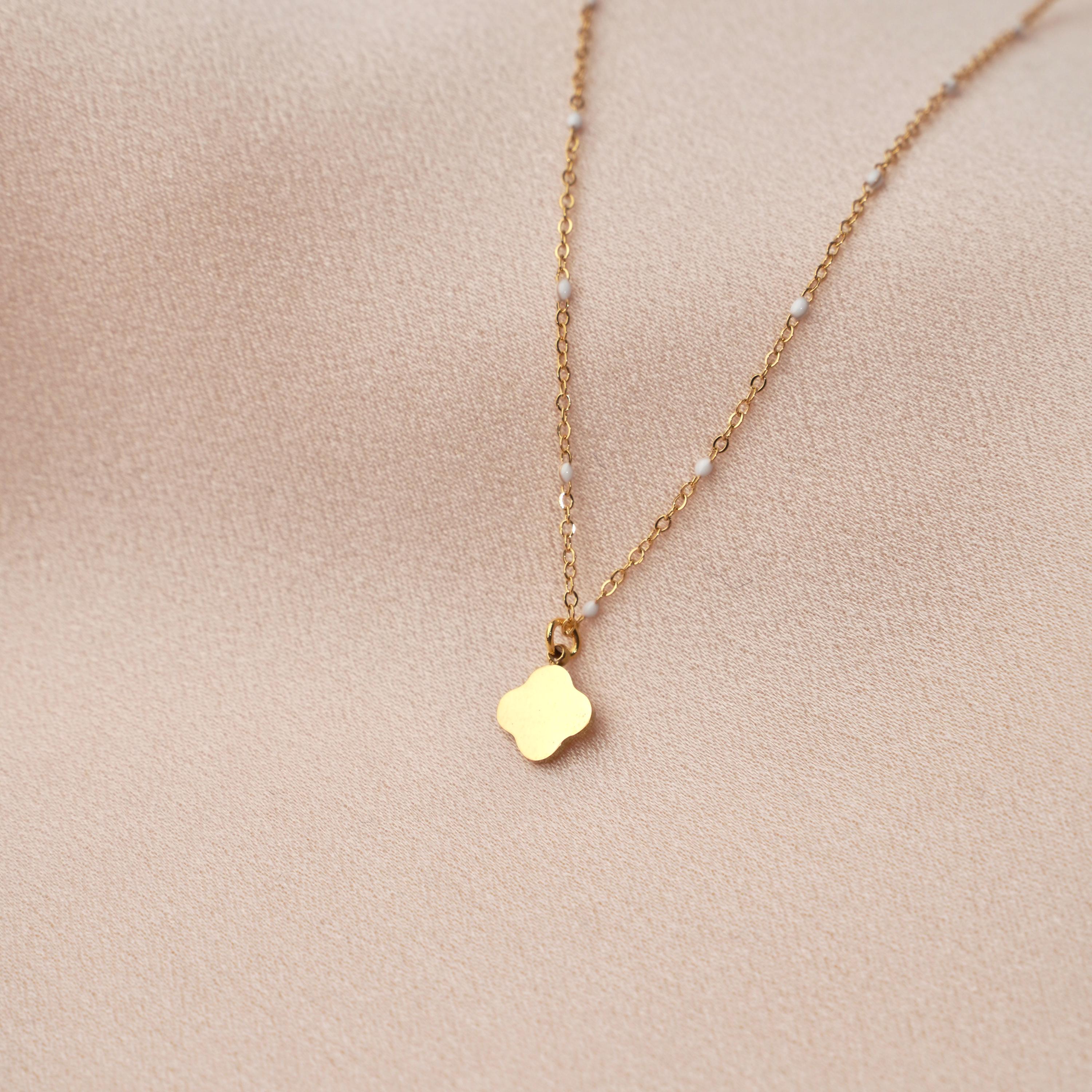 Collier acier inoxydable pendentif trèfle chaine boule / Collier blanc femme fin chaine billes