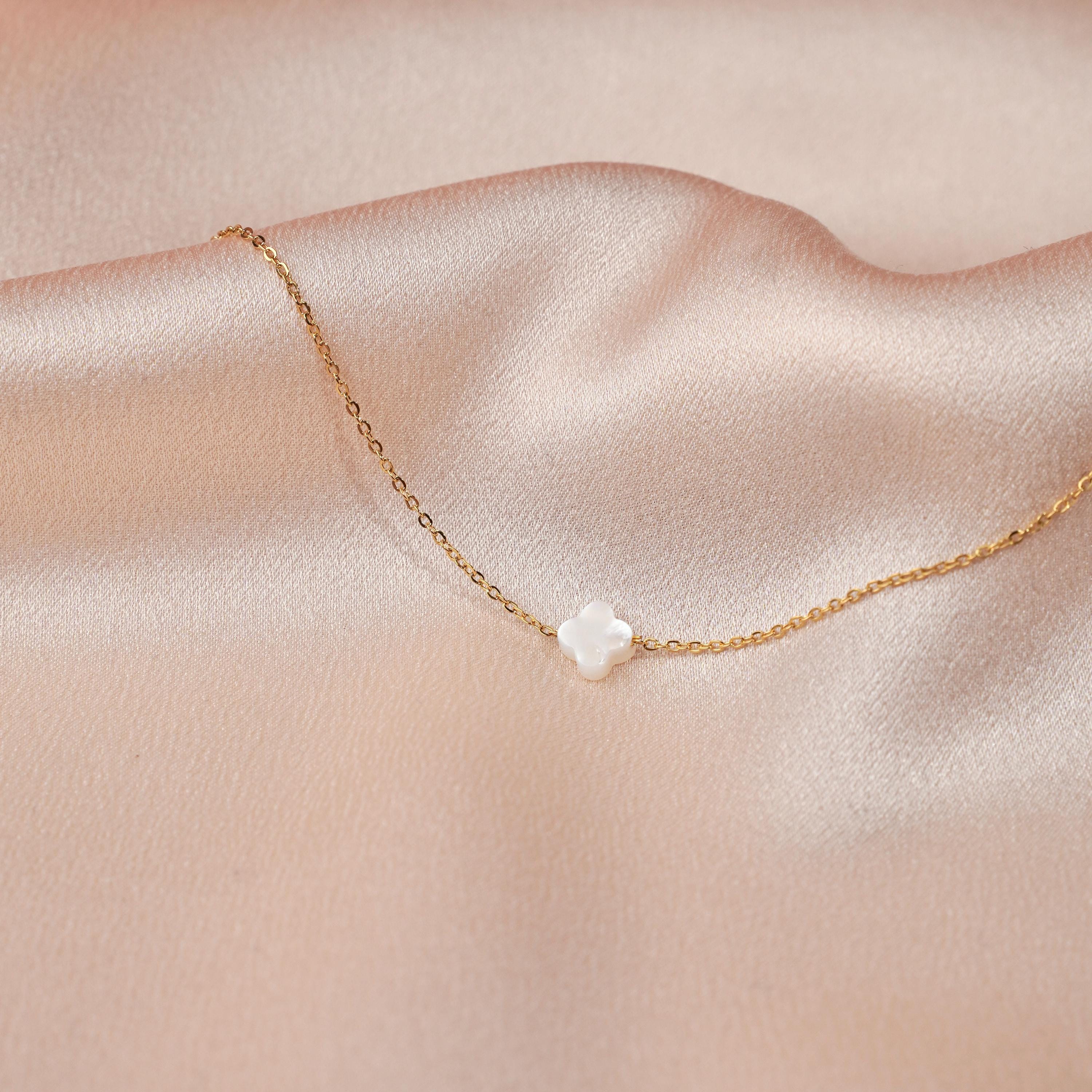 Collier acier inoxydable pendentif trèfle en nacre blanche / Collier femme fin chaine