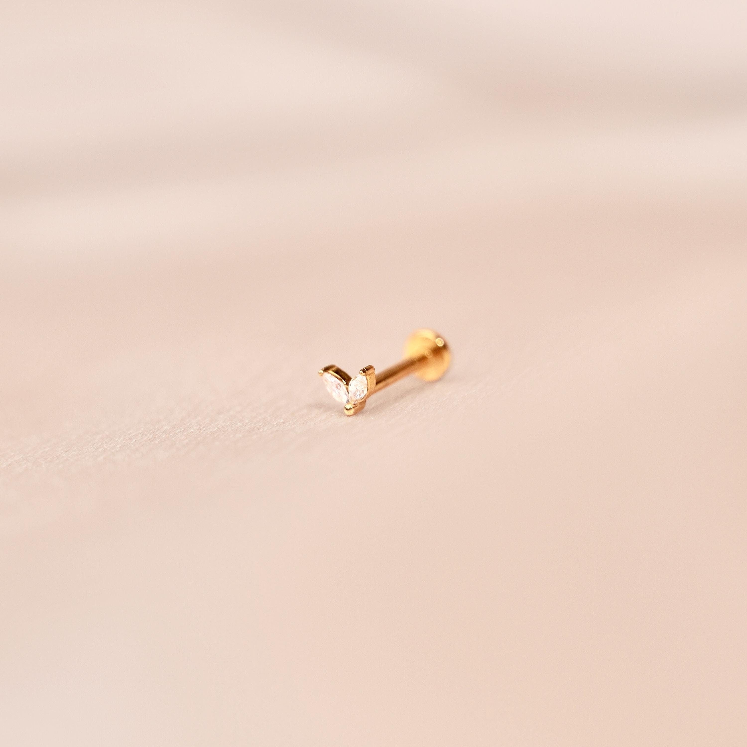 Piercing d'oreille en oxyde de zirconium et acier inoxydable / Boucle d'oreille minimaliste individuelle