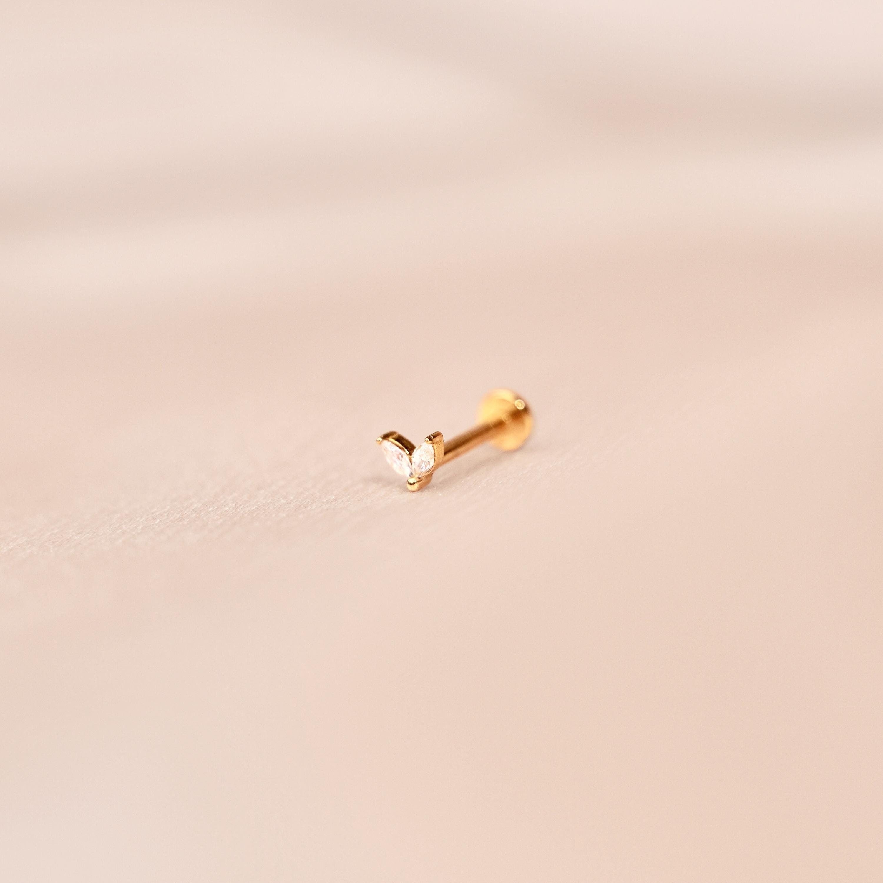 Piercing d'oreille en oxyde de zirconium et acier inoxydable / Boucle d'oreille minimaliste individuelle