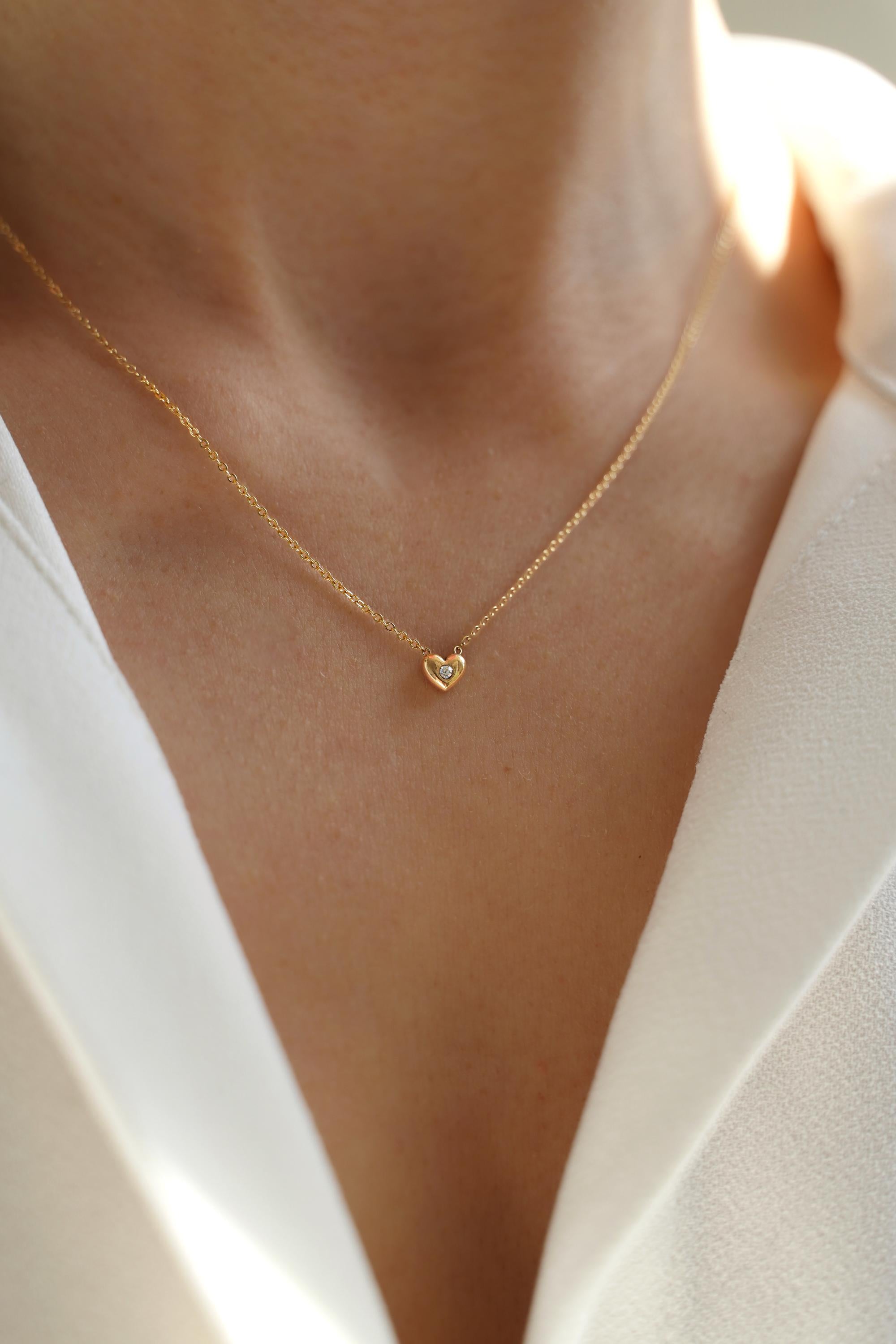 Collier coeur en acier inoxydable et oxyde de zirconium brillant / Collier femme fin chaine fine