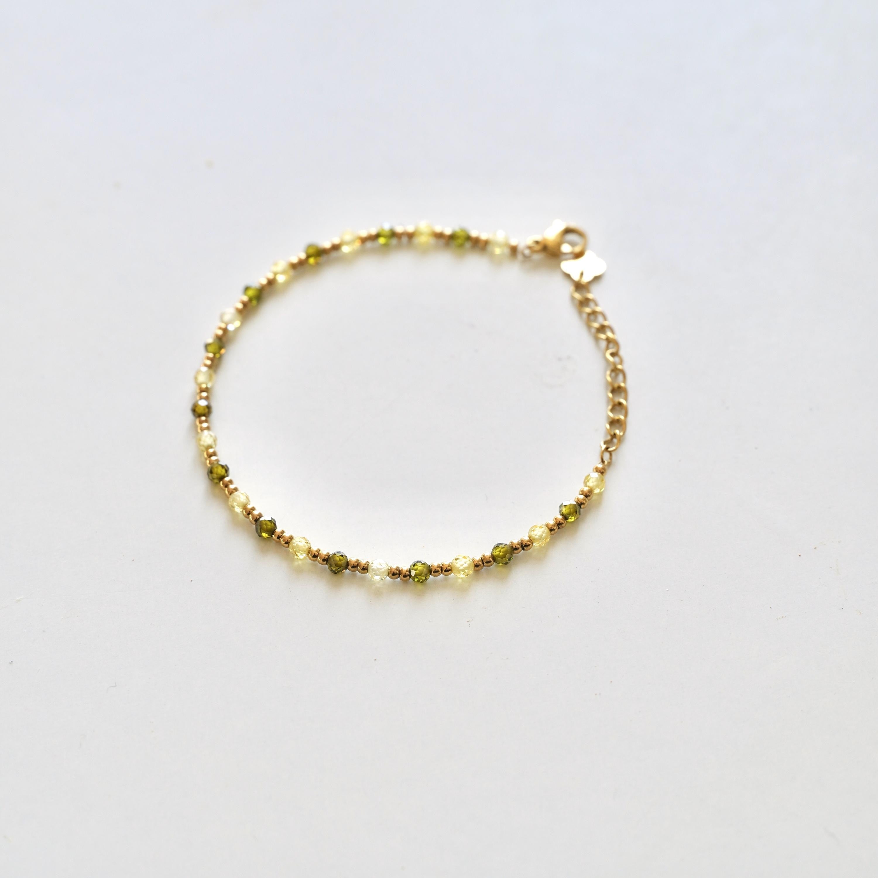 Bracelet perles en cristal vert / bracelet femme en perles vertes et dorées