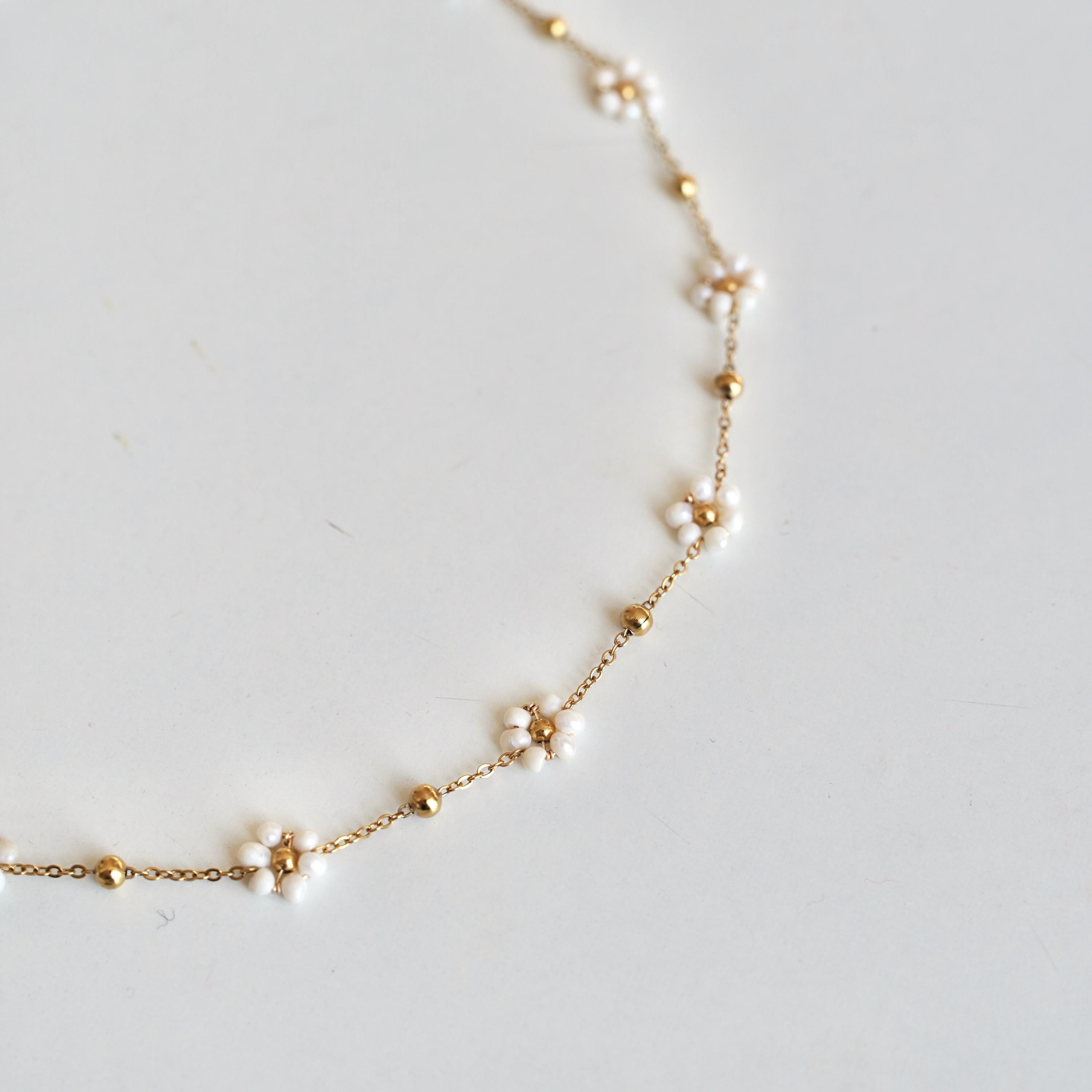 Collier fleurs en perles d'eau douce / Collier été perles en nacre