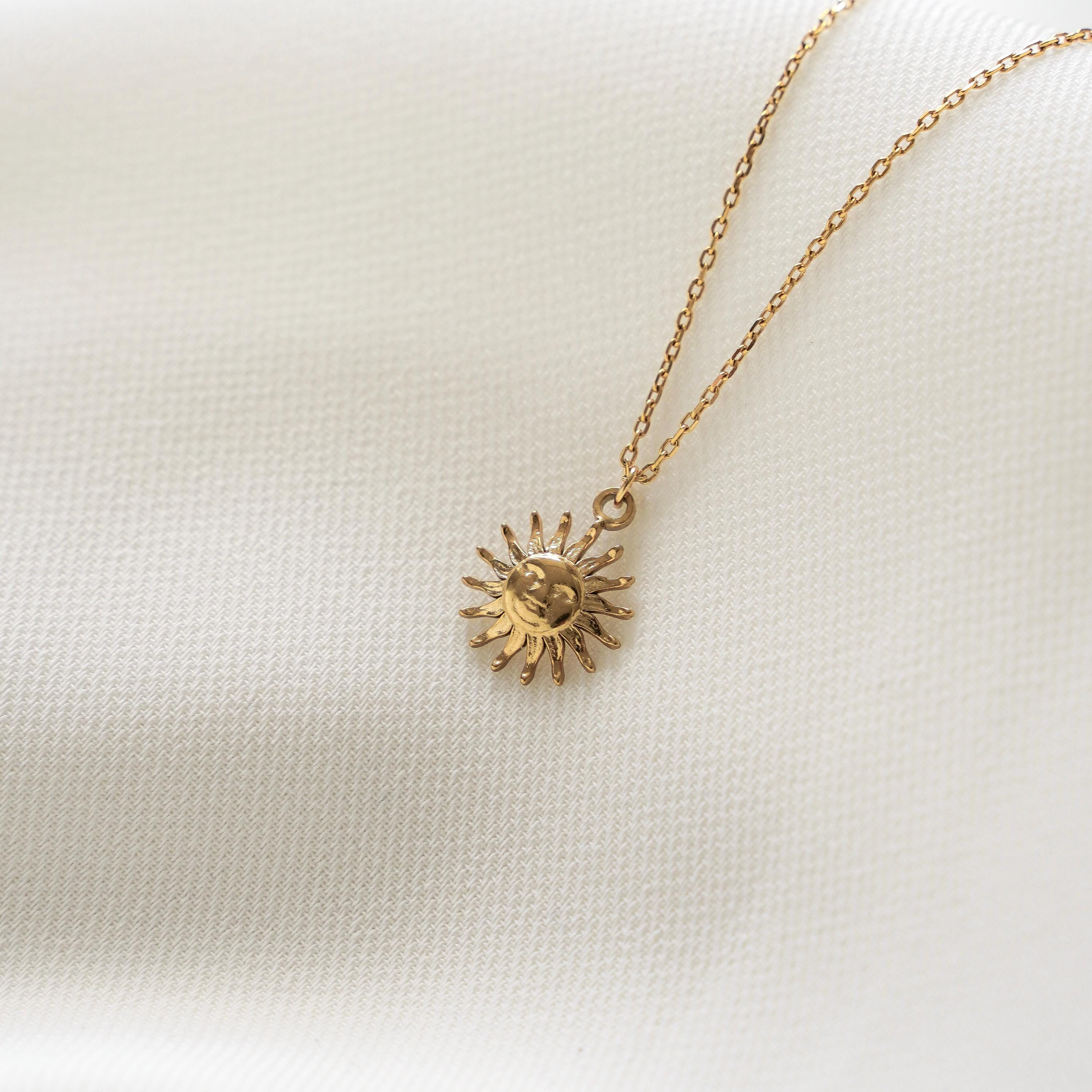 Collier pendentif soleil / Collier femme minimaliste chaine fine acier inoxydable / Cadeau femme