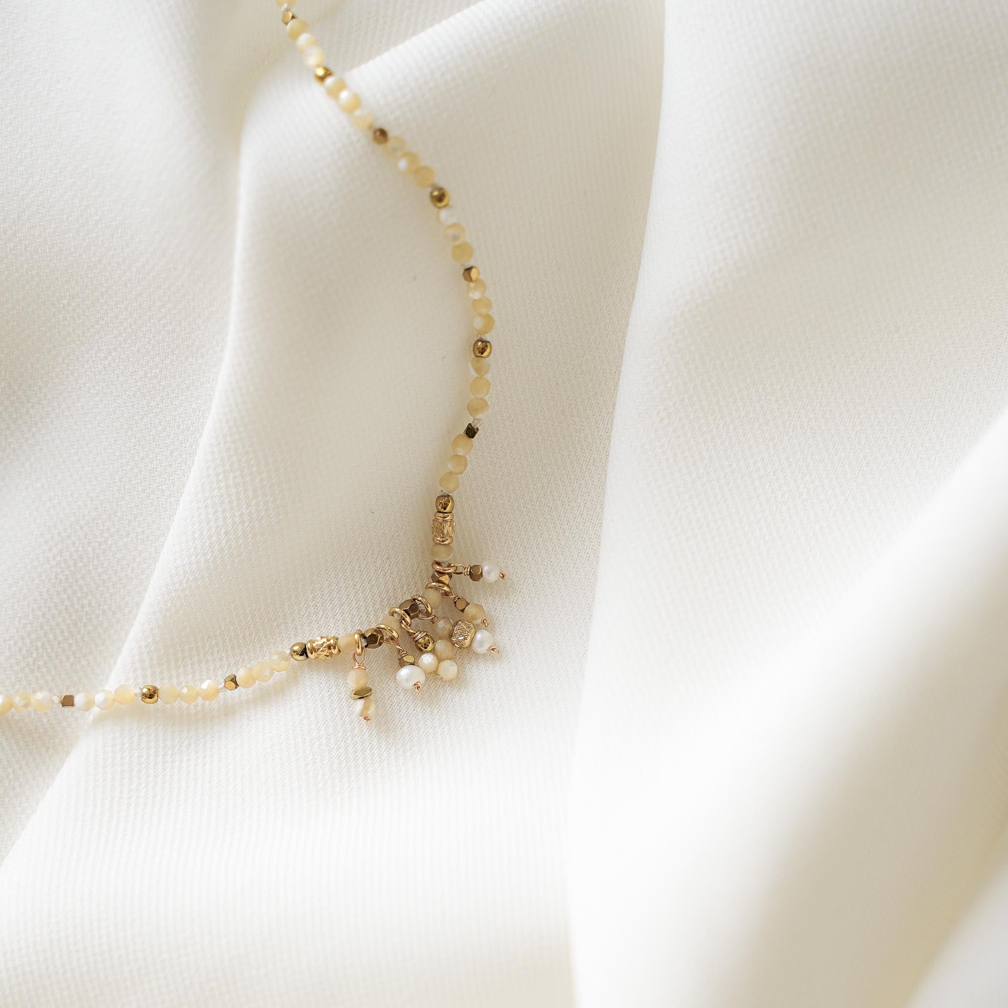 Collier pierre naturelle nacre blanche / Collier femme perles blanches