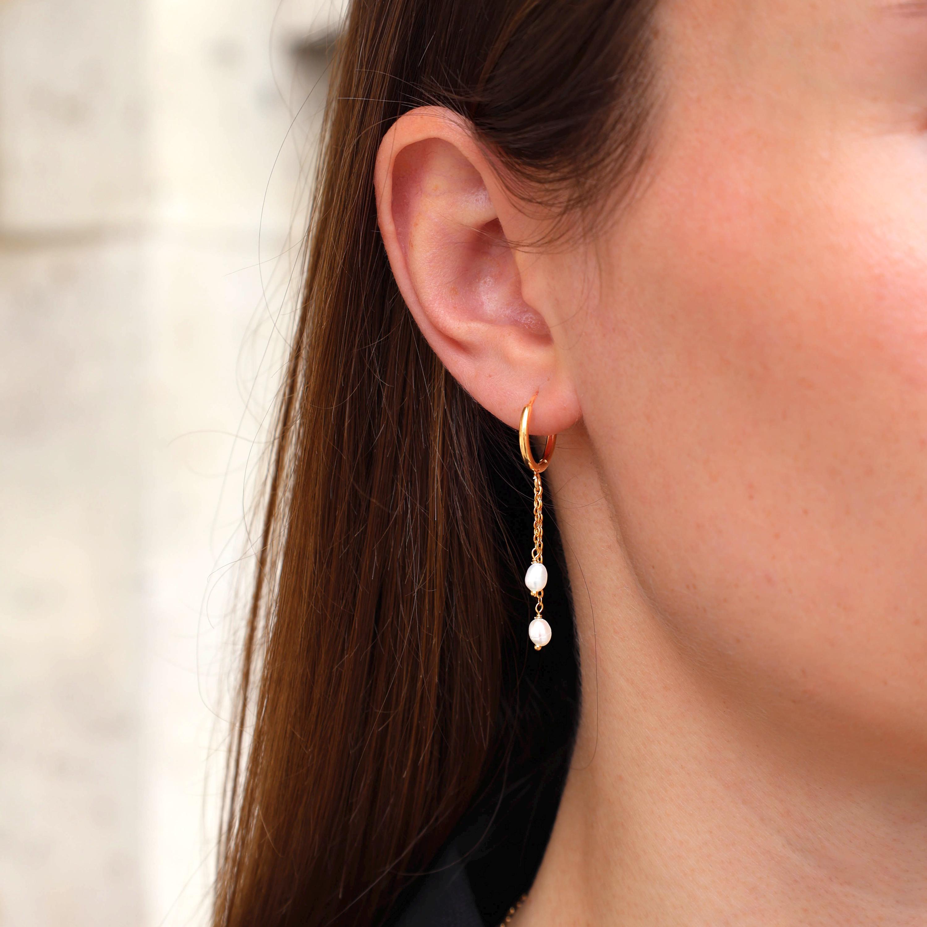Boucles d'oreilles pendantes chaines et perles d'eau douce / Boucle d'oreille chaine perle d'eau douce femme
