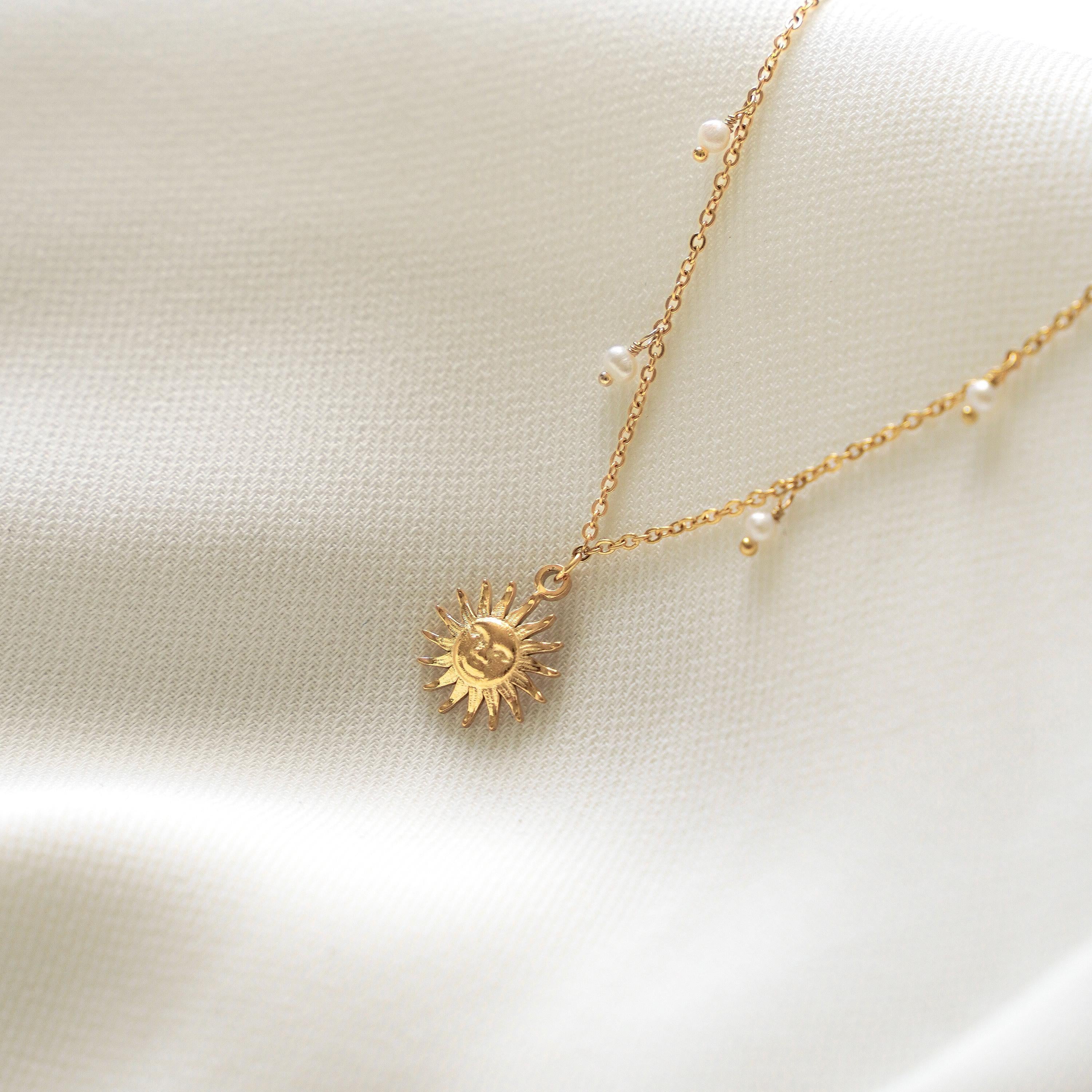 Collier fin pendentif soleil / Collier femme minimaliste chaine fine acier inoxydable / Cadeau femme