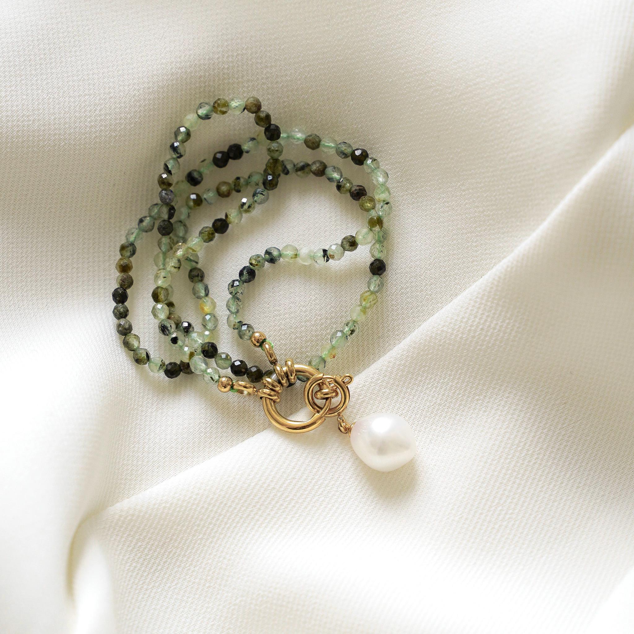 Collier pierre naturelle préhnite et perle d'eau douce / Collier femme perles pendentif nacre
