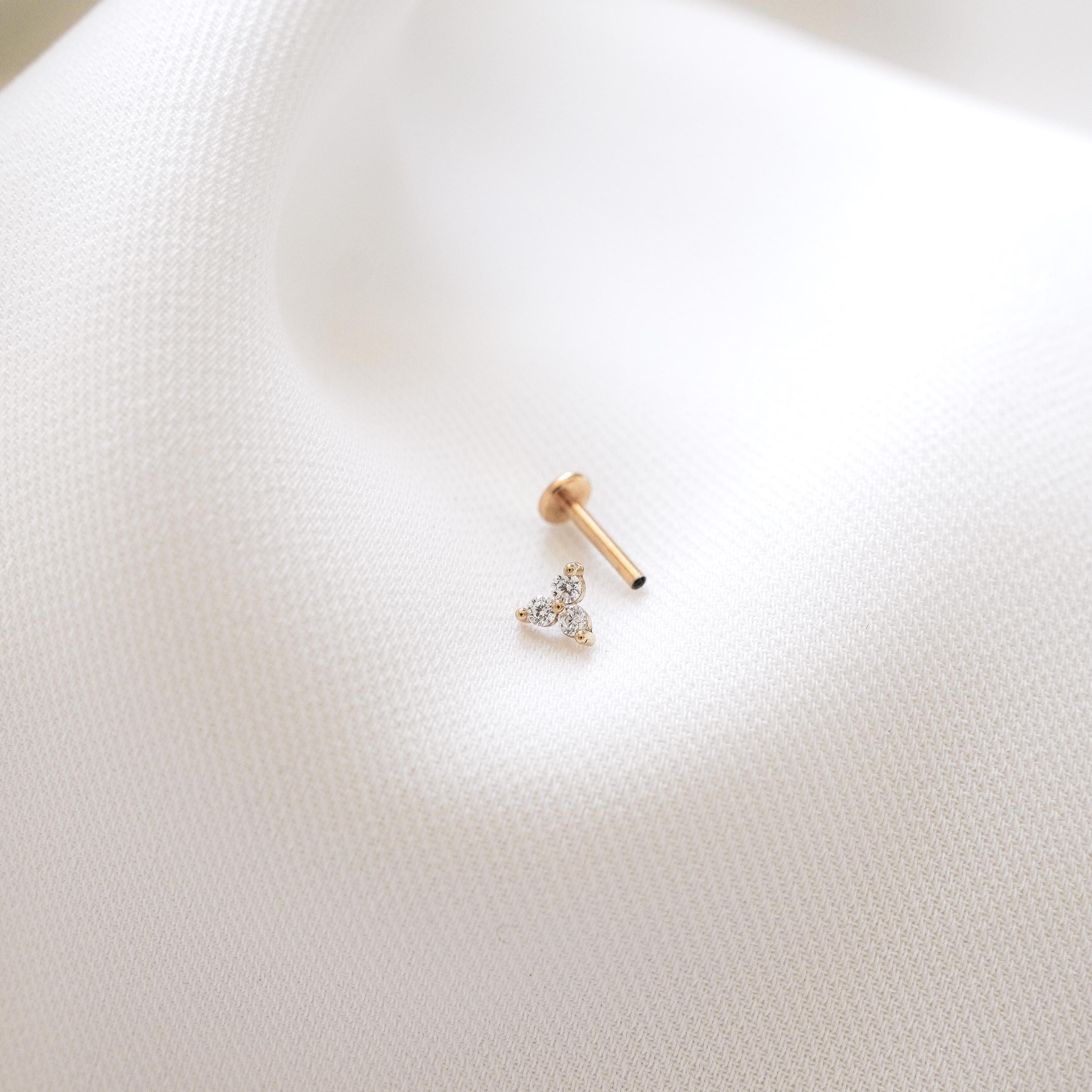 Piercing d'oreille en oxyde de zirconium et acier inoxydable / Boucle d'oreille minimaliste individuelle