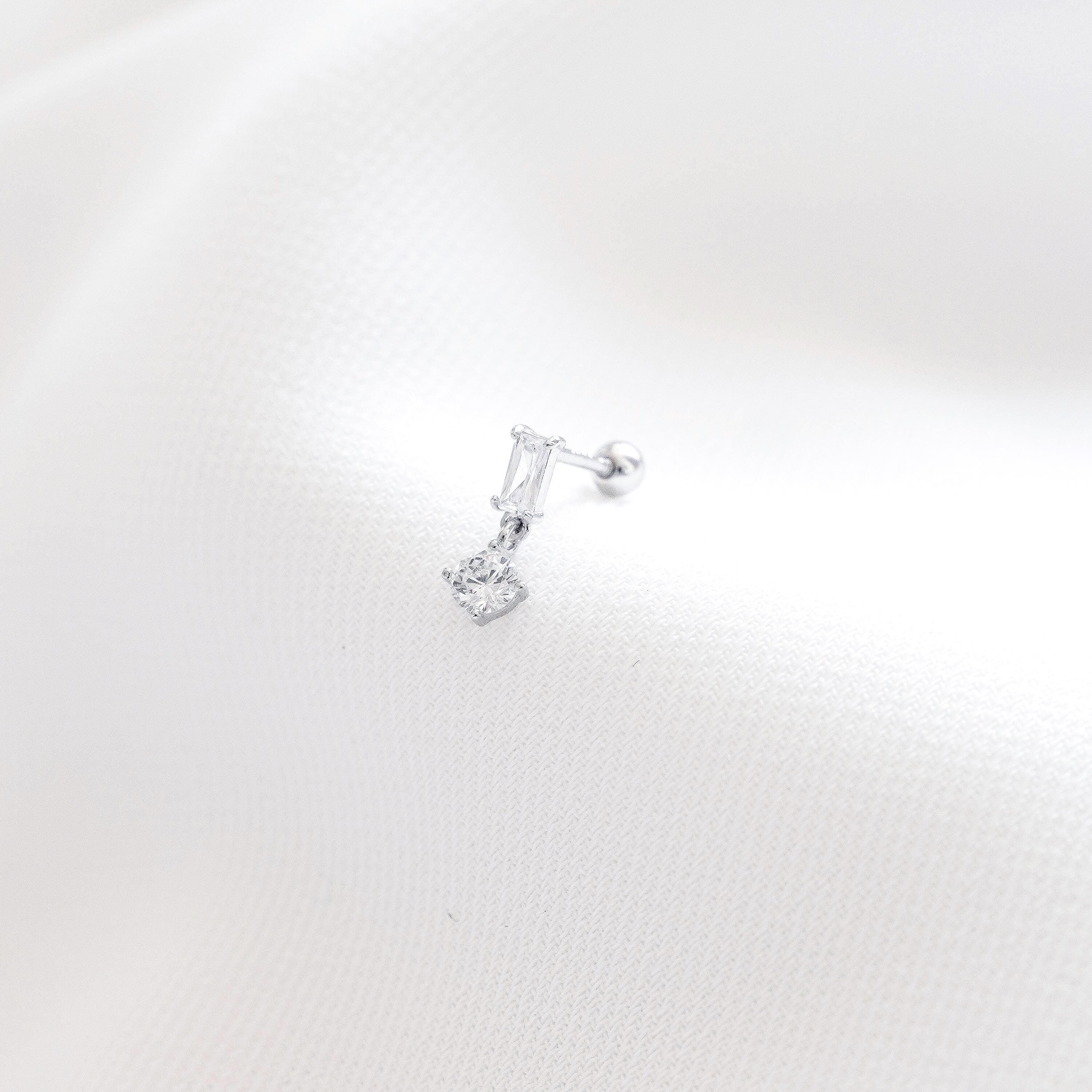Piercing d'oreille Argent 925 pendant serti d'oxydes de zirconium / Boucle d'oreille minimaliste individuelle en argent