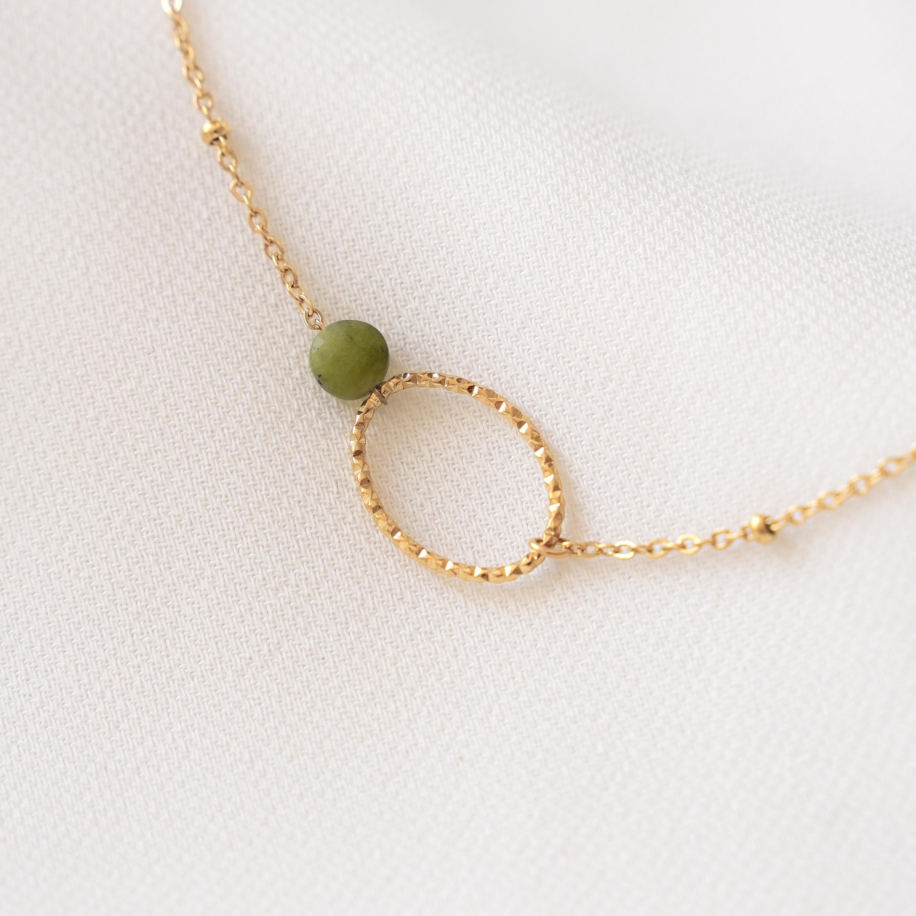 Bracelet acier inoxydable pierre naturelle verte serpentine / Bracelet anneau ovale doré chaine fine perle verte
