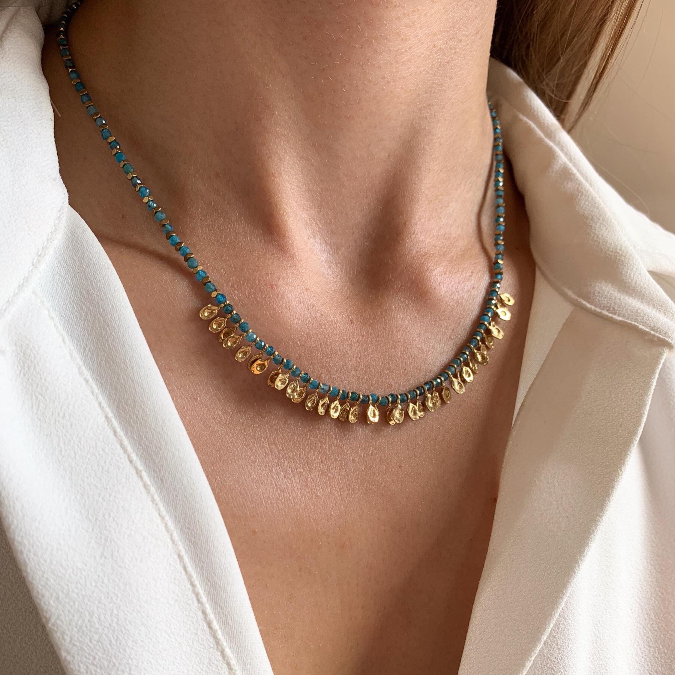 Collier pierre naturelle Apatite pendants dorés / Collier femme perles bleues