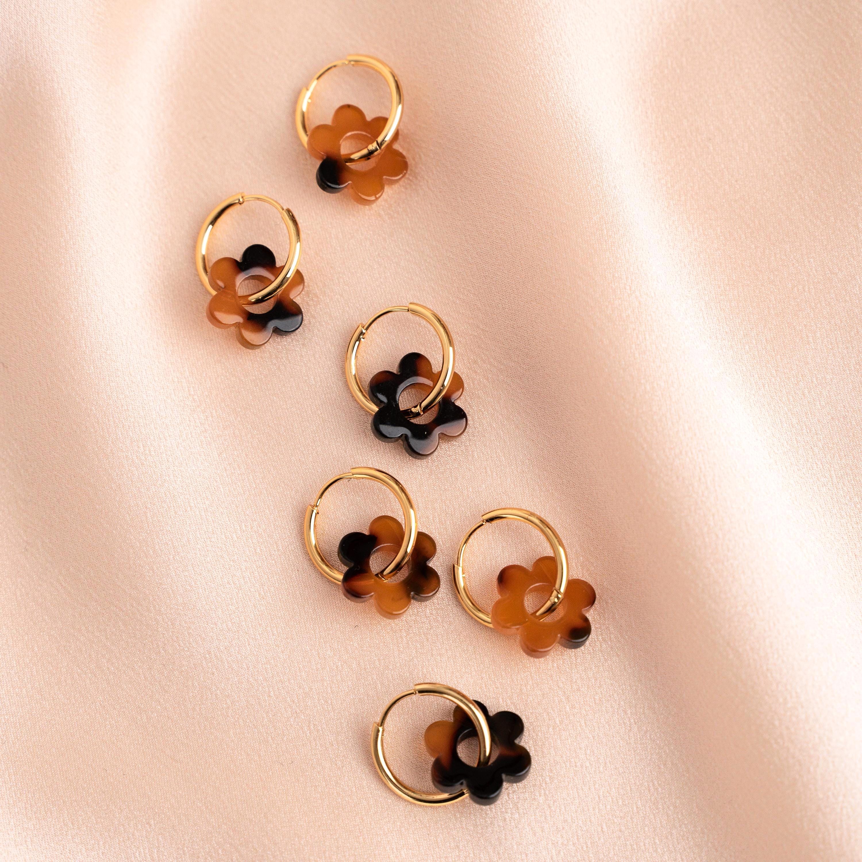 Petites créoles acier inoxydable fleur blanche / Boucles d'oreilles anneau pendentif fleur