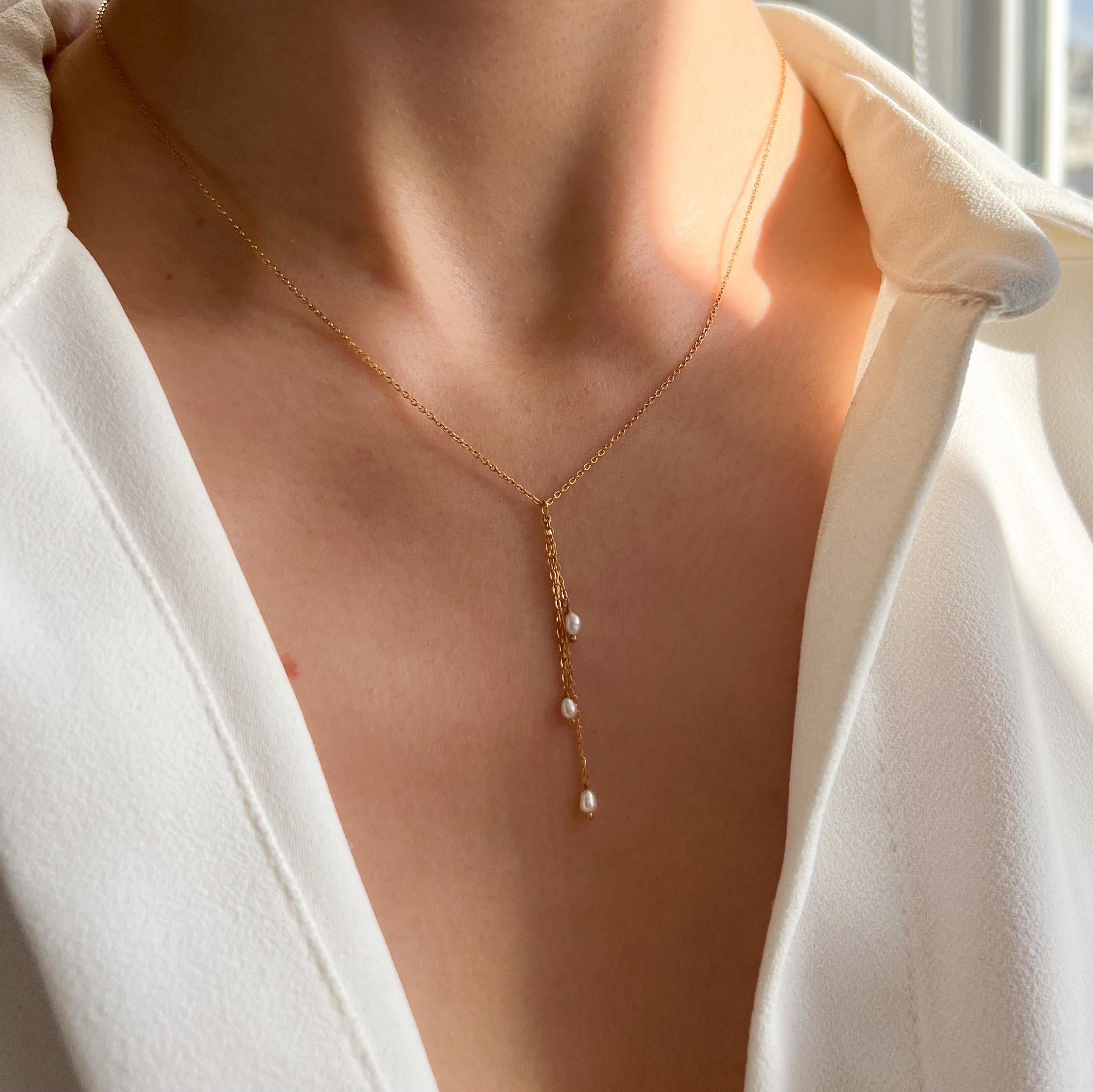 Collier femme long en acier inoxydable perles d'eau douce / Collier en Y lasso