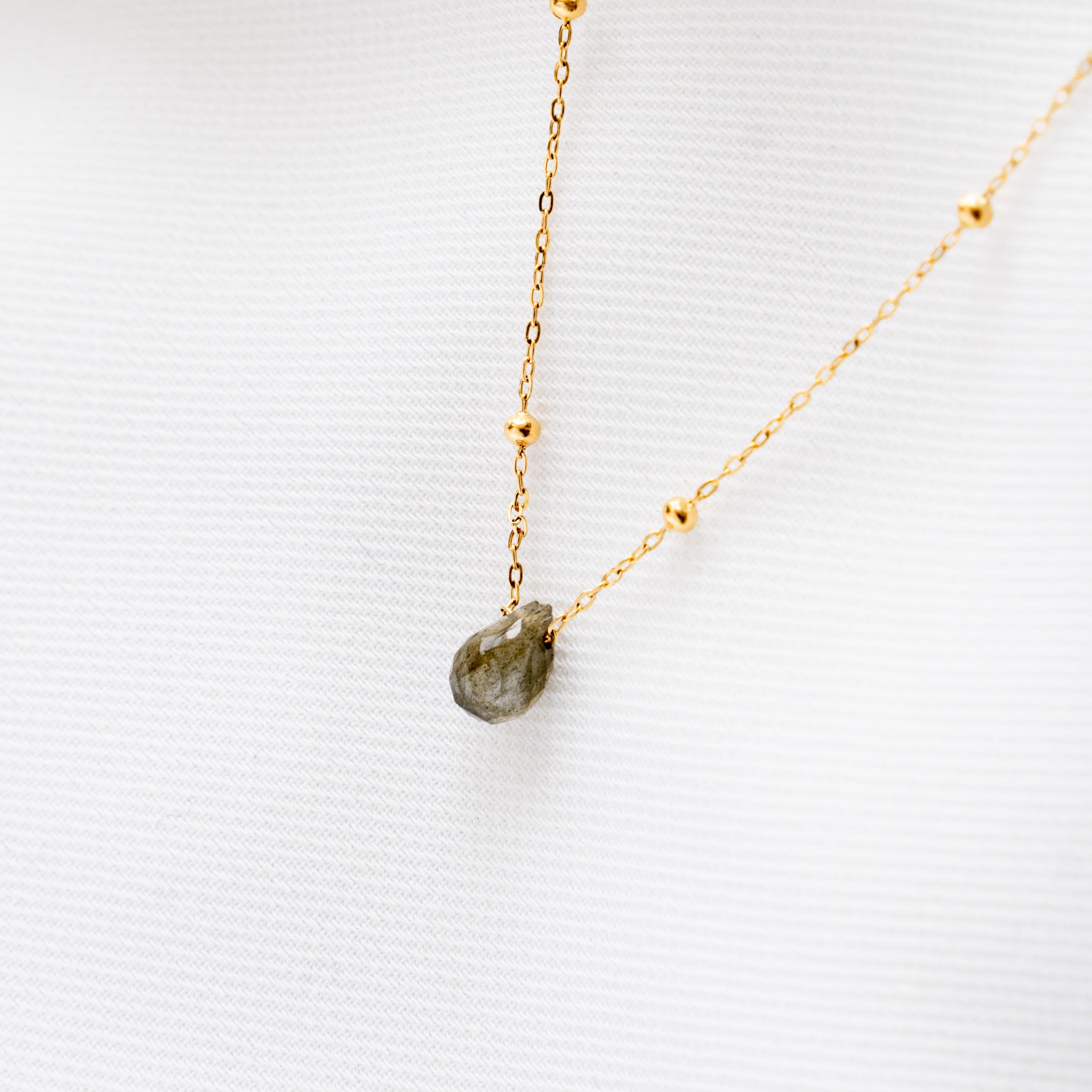 Collier fin pendentif pierre labradorite goutte / Collier femme minimaliste chaine acier inoxydable pierre naturelle / Cadeau femme