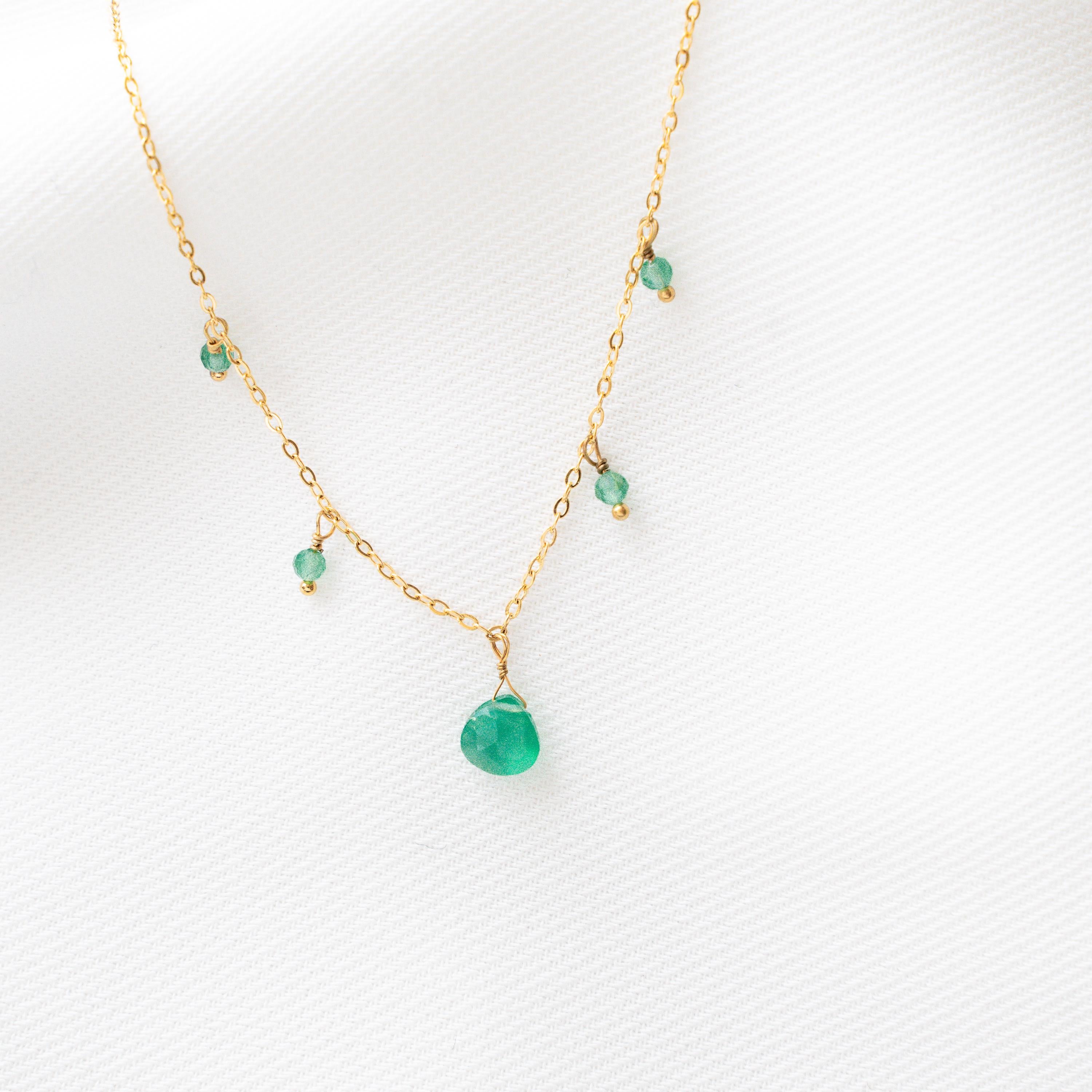 Collier fin chaine acier inoxydable pendentifs pierres Agathe verte / Collier femme minimaliste chaine fine pierre naturelle goutte
