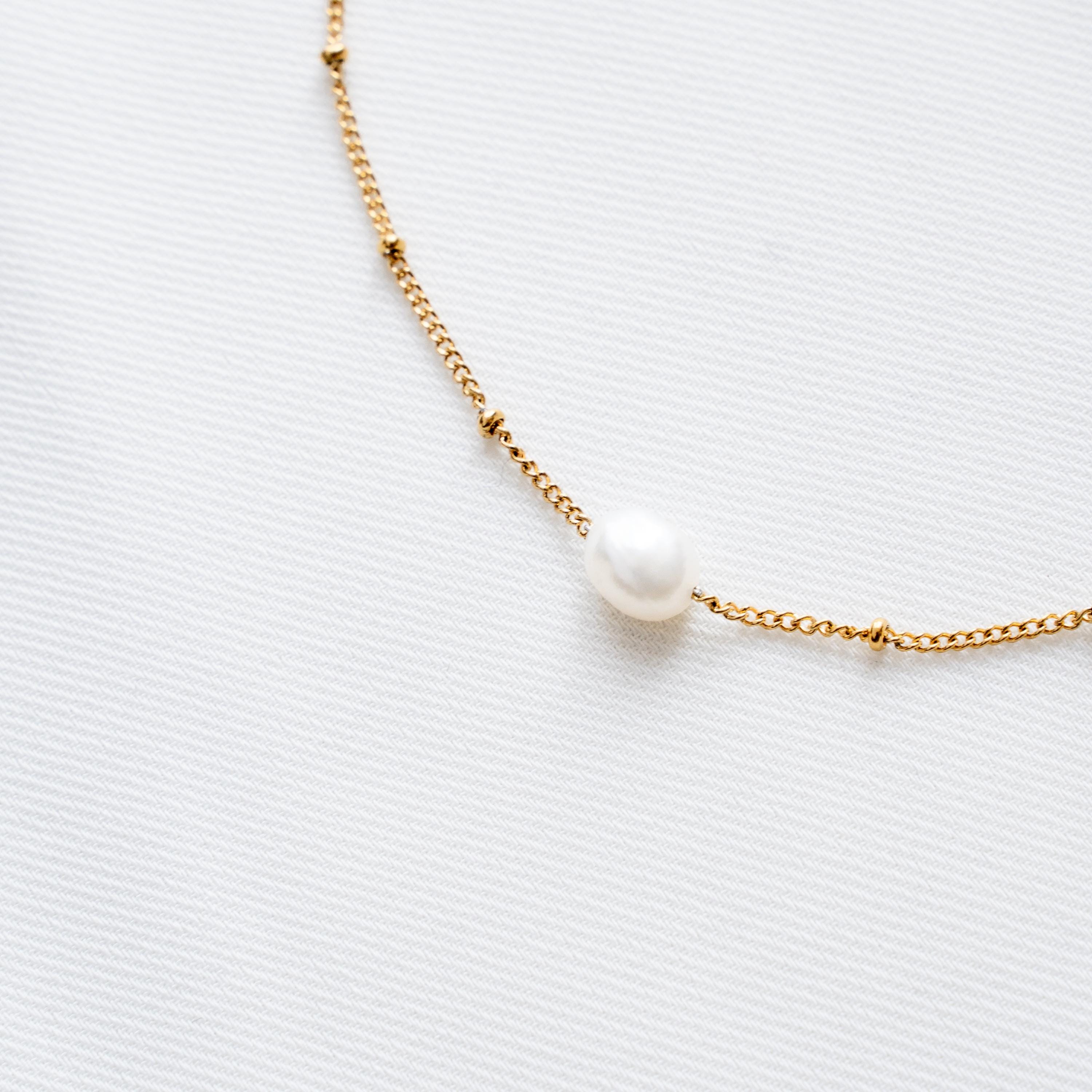 Collier perle d'eau douce nacre blanche chaine à billes / Collier femme chaine perle blanche acier inoxydable