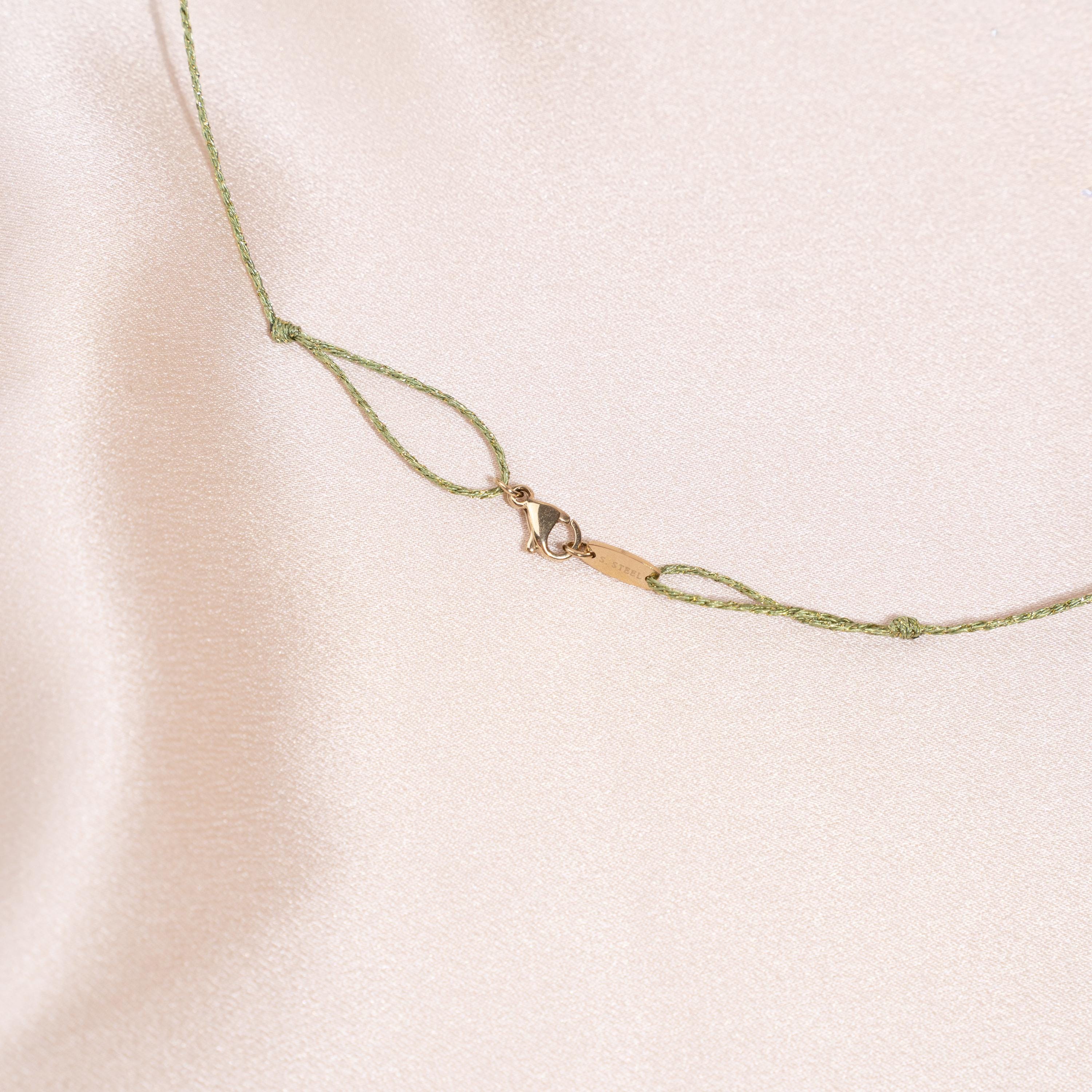 Collier acier inoxydable ornée de zirconium en forme de goutte / Collier fin femme en cordon vert