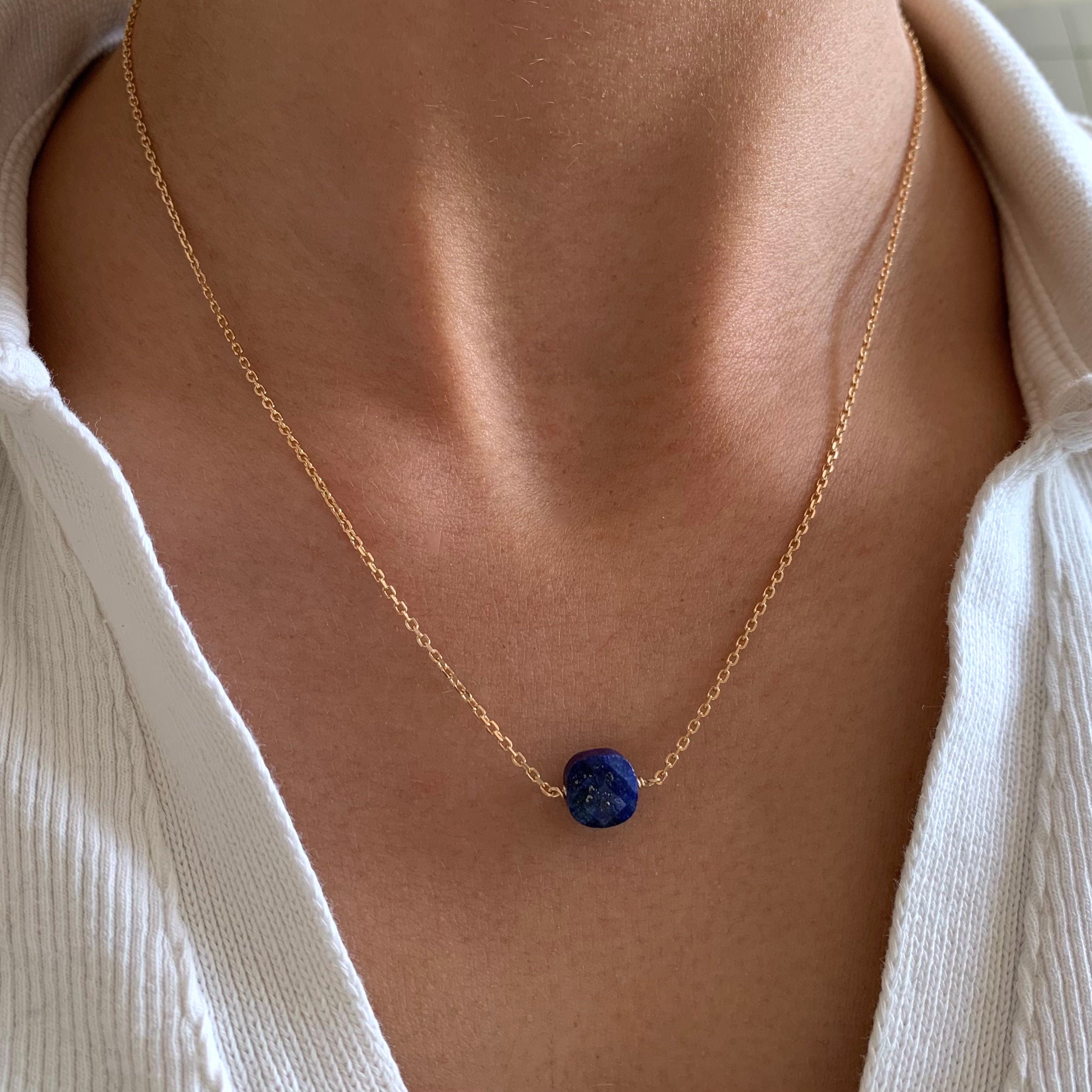 Collier plaqué or fin pendentif pierre naturelle Cristal gris mauve / Collier femme minimaliste chaine fine / Cadeau femme