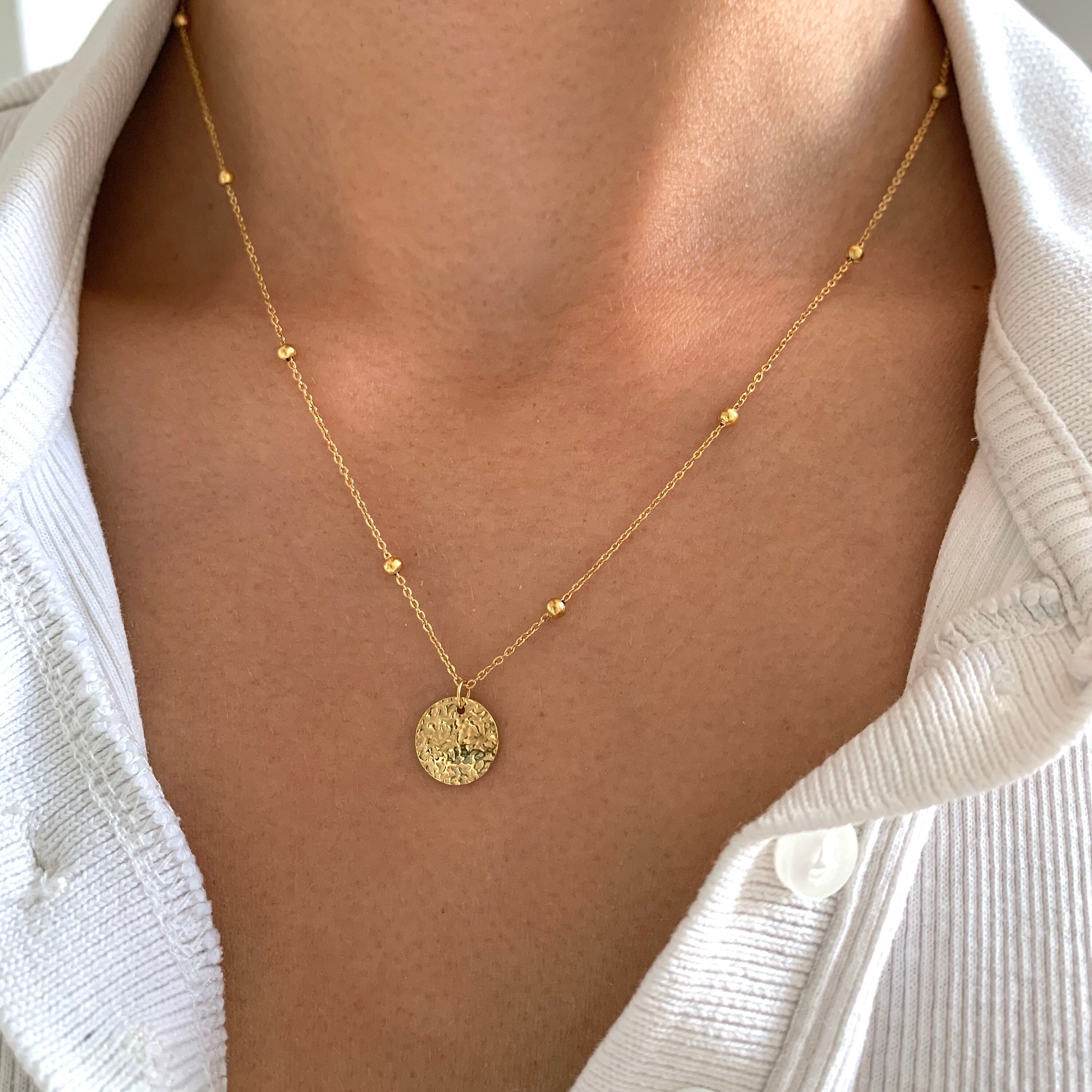 Collier acier inoxydable pendentif rond martelé chaine boule / Collier femme fin chaine billes