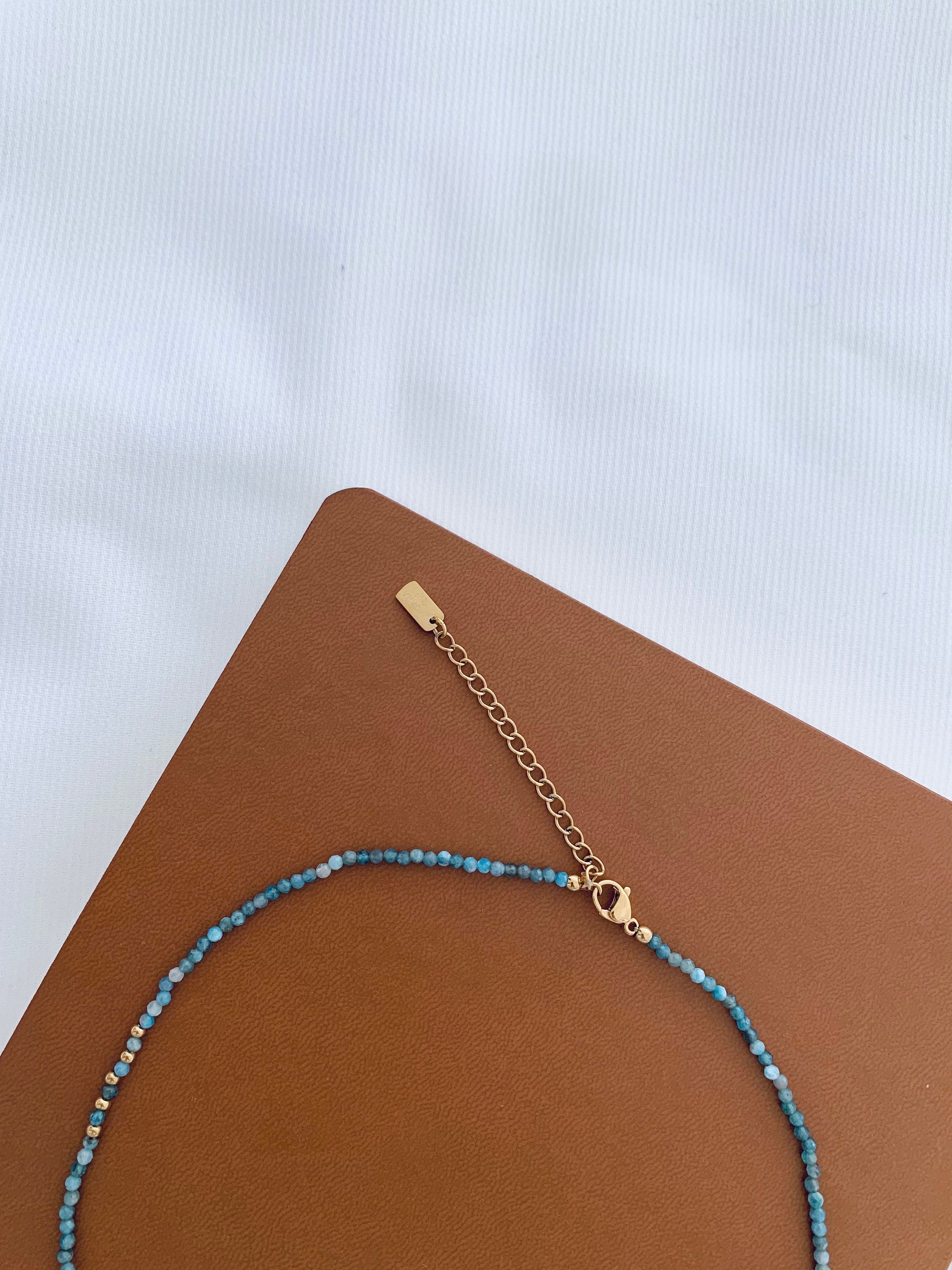 Collier pierre naturelle Lapis Lazuli / Collier femme perles bleues pendentif rond acier inoxydable