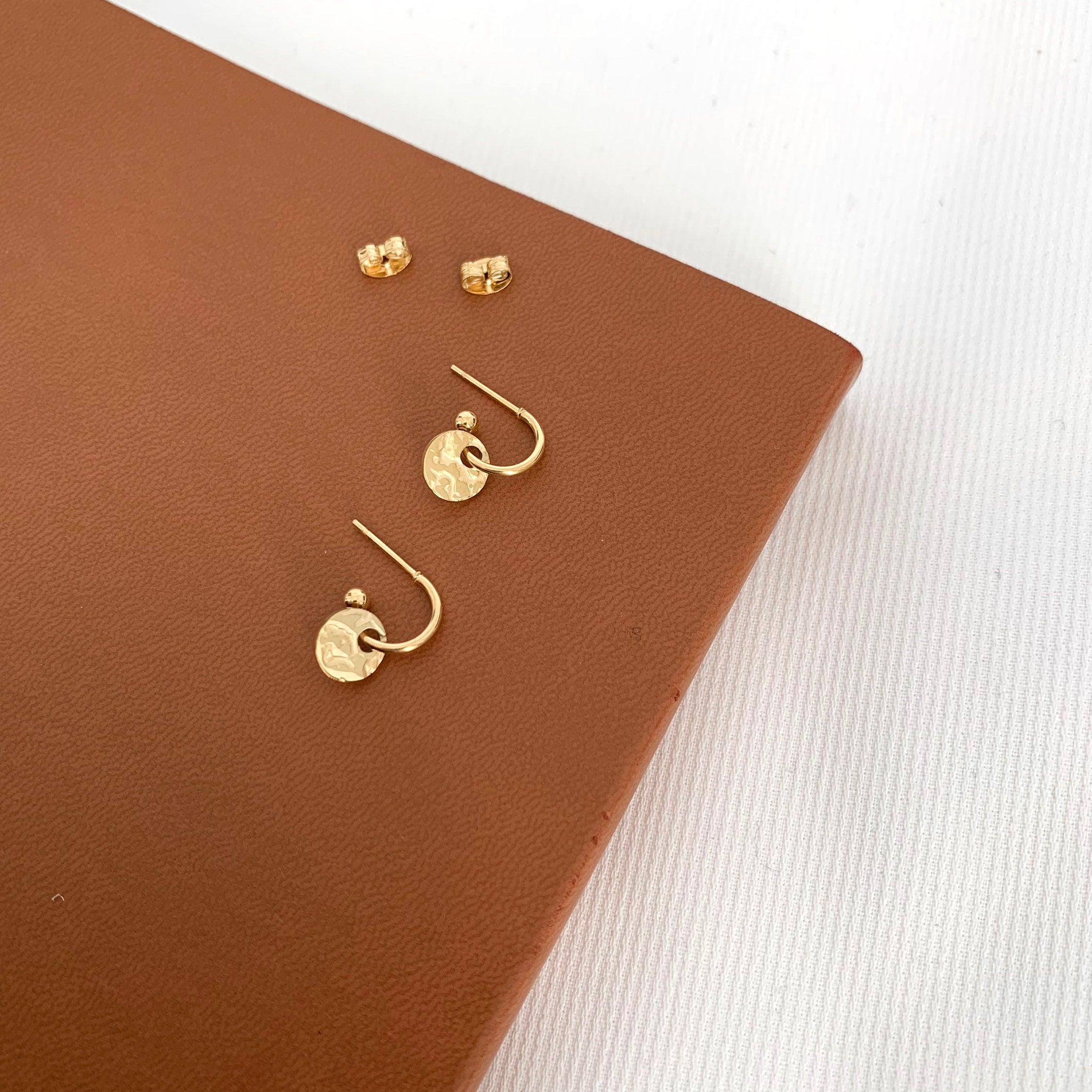 Boucles d'oreilles pendantes acier inoxydable pendentif rond / Boucles d'oreilles minimalistes petits anneaux