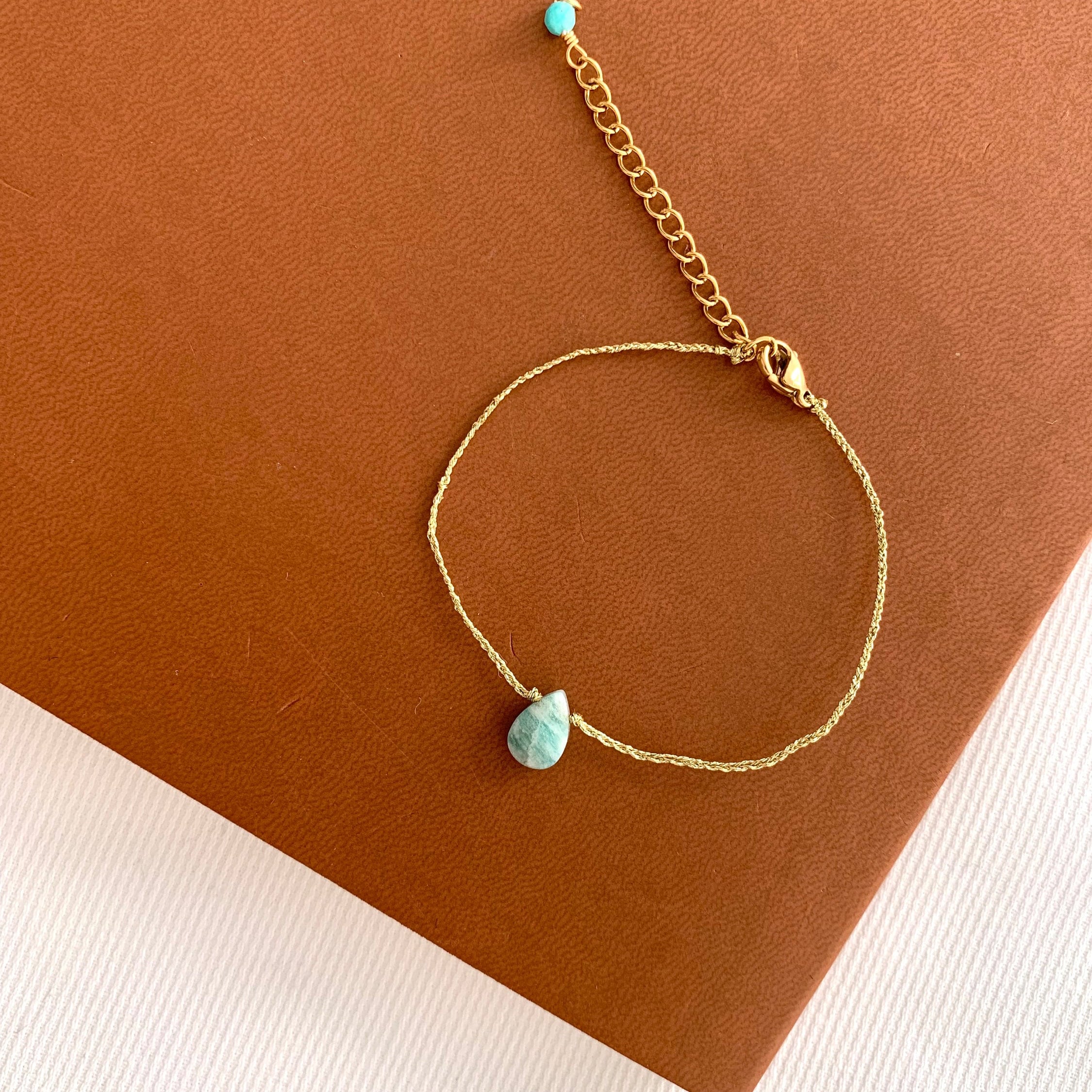Bracelet femme Amazonite cordon doré / Bracelet fin pierre naturelle bleu turquoise