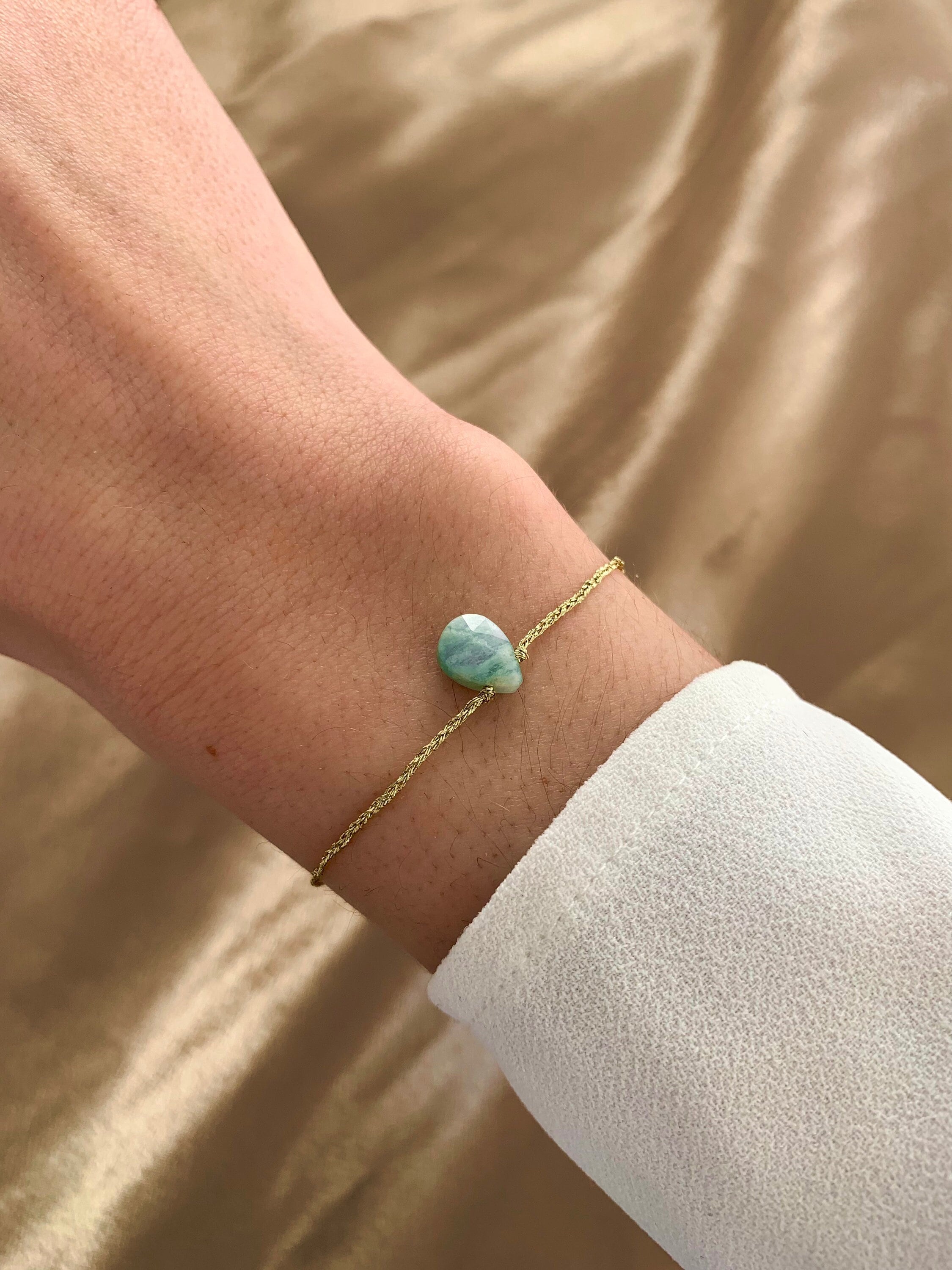 Bracelet femme Amazonite cordon doré / Bracelet fin pierre naturelle bleu turquoise