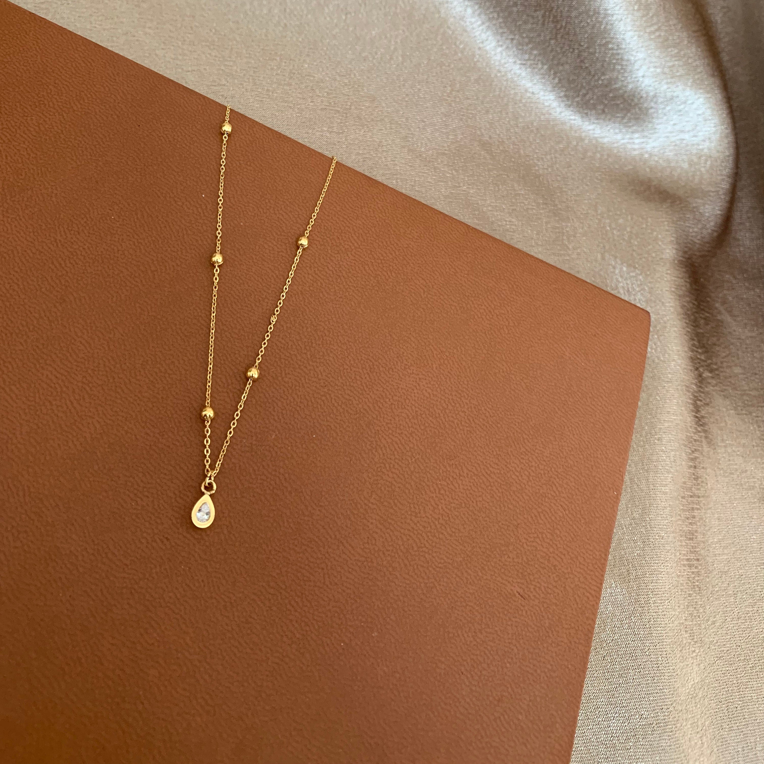 Collier femme acier inoxydable chaine fine à bille pendentif goutte pierre oxyde de zirconium
