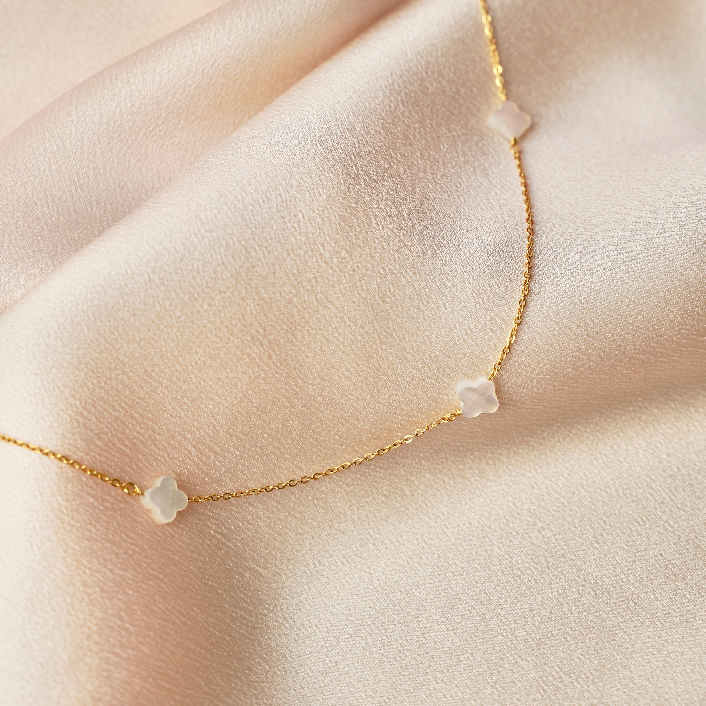 Collier fin acier inoxydable chaine fine pendentif trèfle nacre