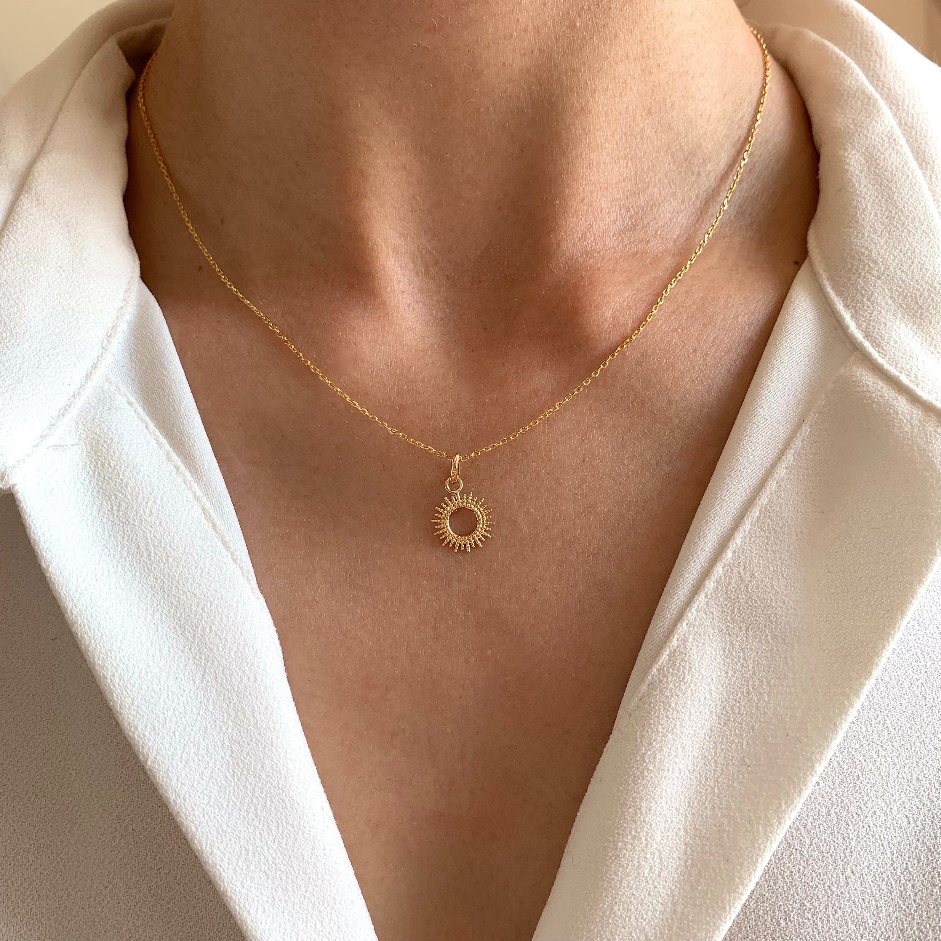 Collier plaqué or chaine pendentif soleil / Collier fin femme minimaliste chaine fine