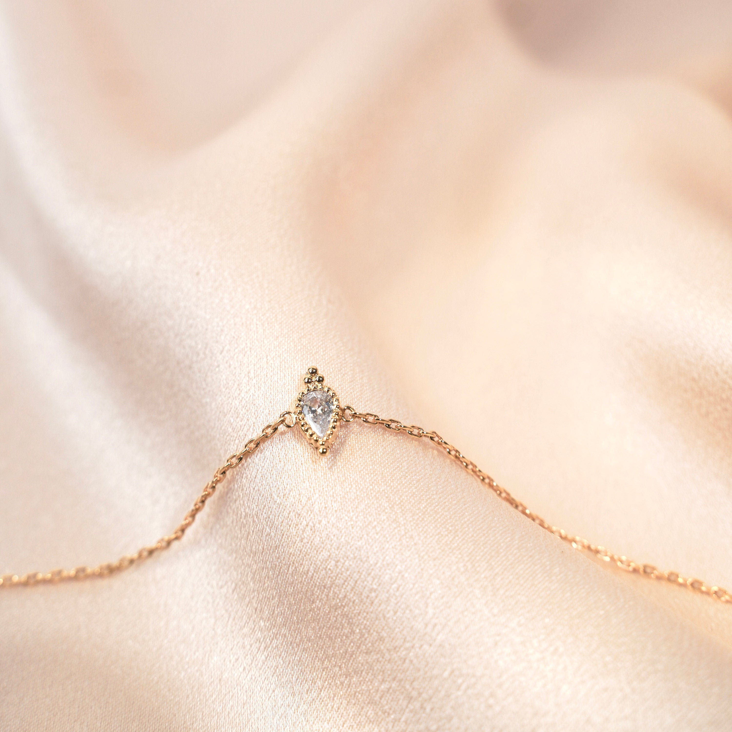 Bracelet femme plaqué or goutte zircon brilliant effet diamant chaine fine / Bracelet fin minimaliste