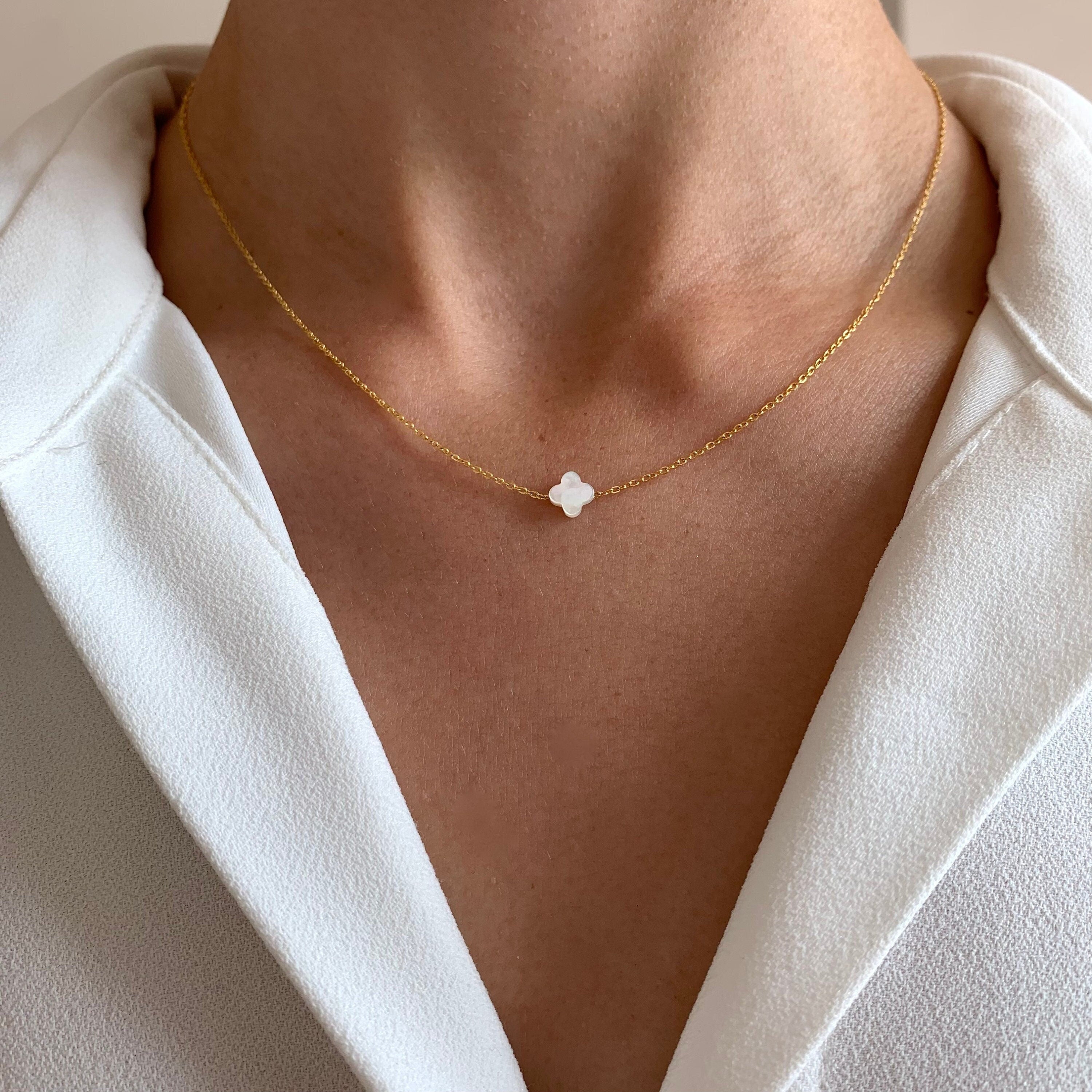 Collier acier inoxydable pendentif trèfle en nacre blanche / Collier femme fin chaine