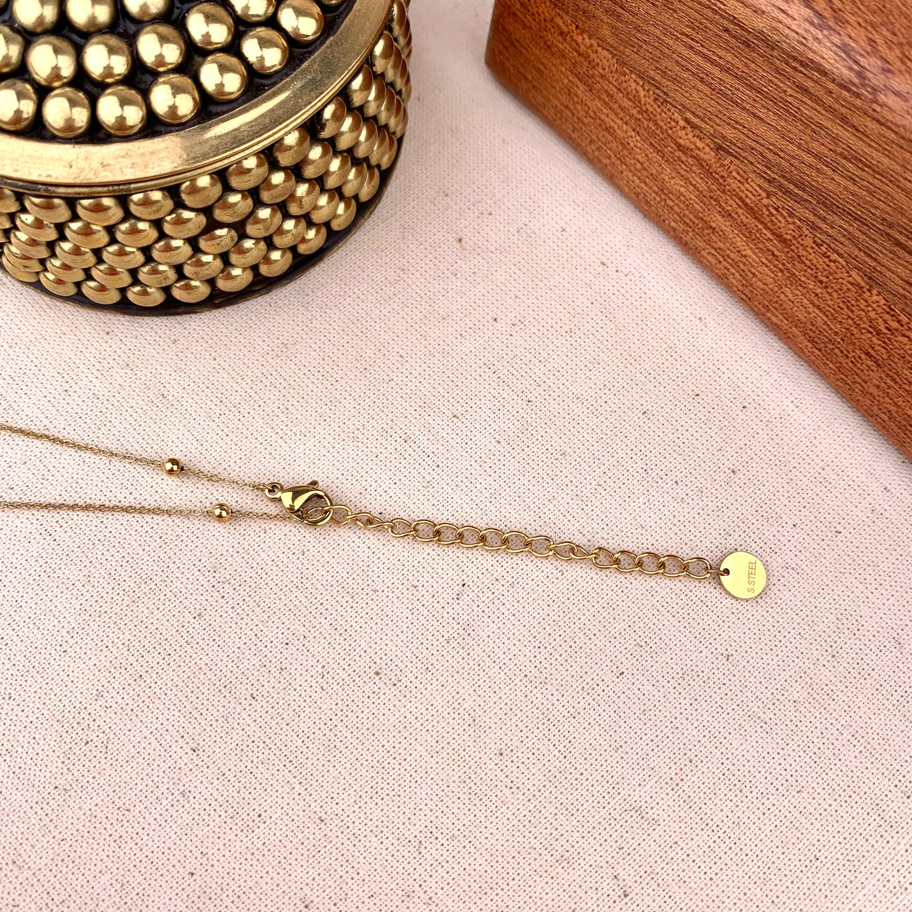 Collier fin pendentif pierre noire / Collier femme minimaliste chaine acier inoxydable