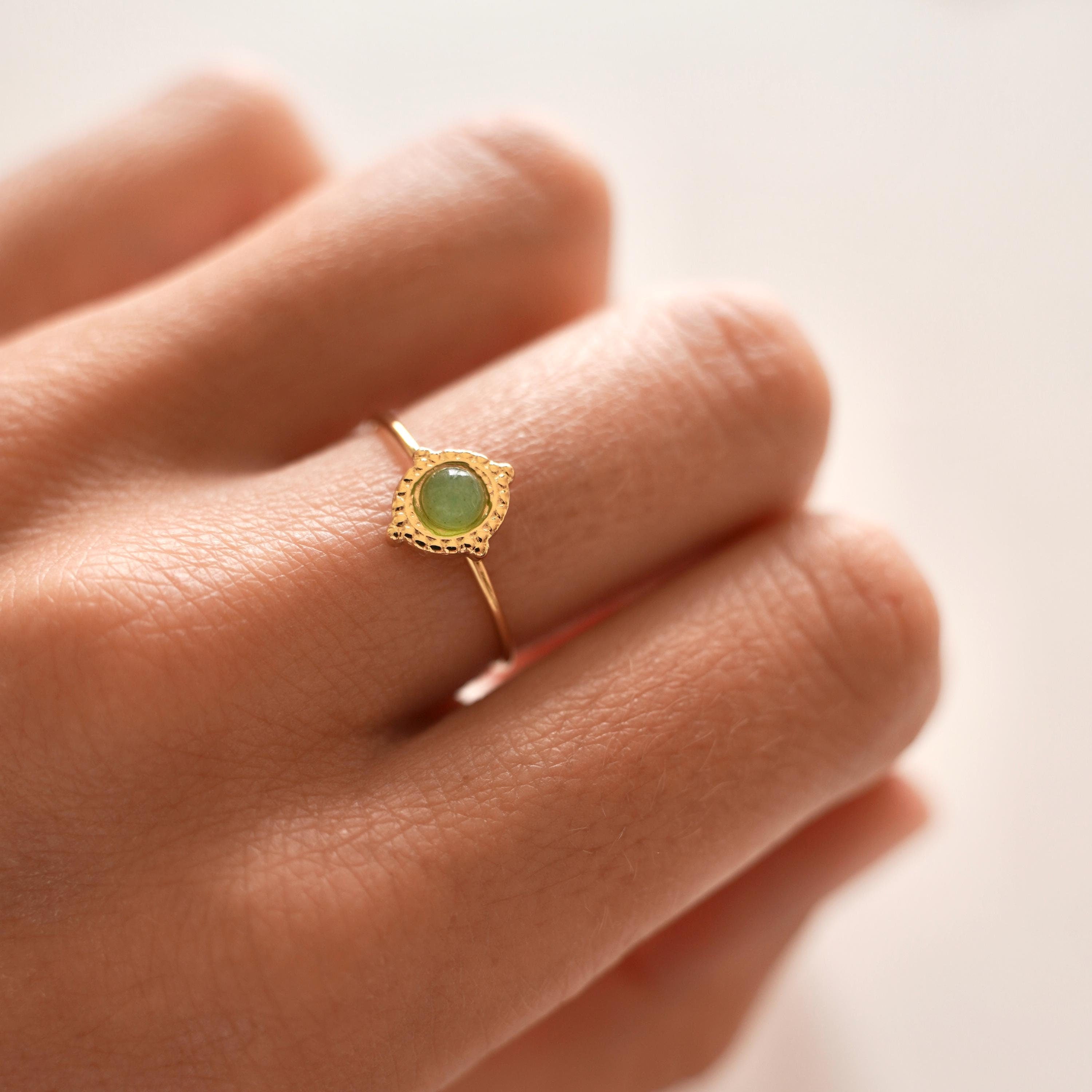 Bague femme acier inoxydable moderne pierre naturelle agate verte / bague fine dorée water resistant
