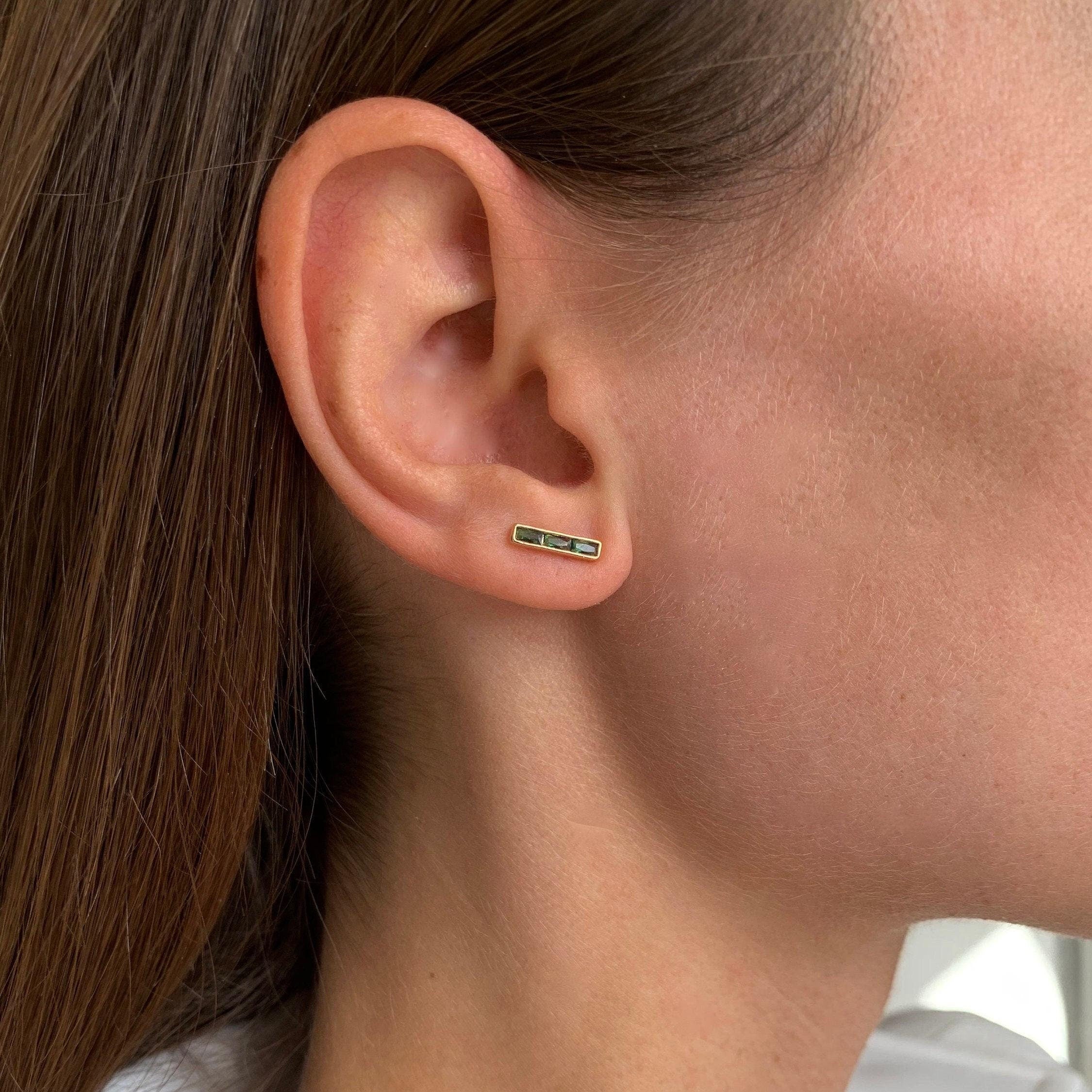 Boucles d'oreilles plaqué or barre pierre vert émeraude