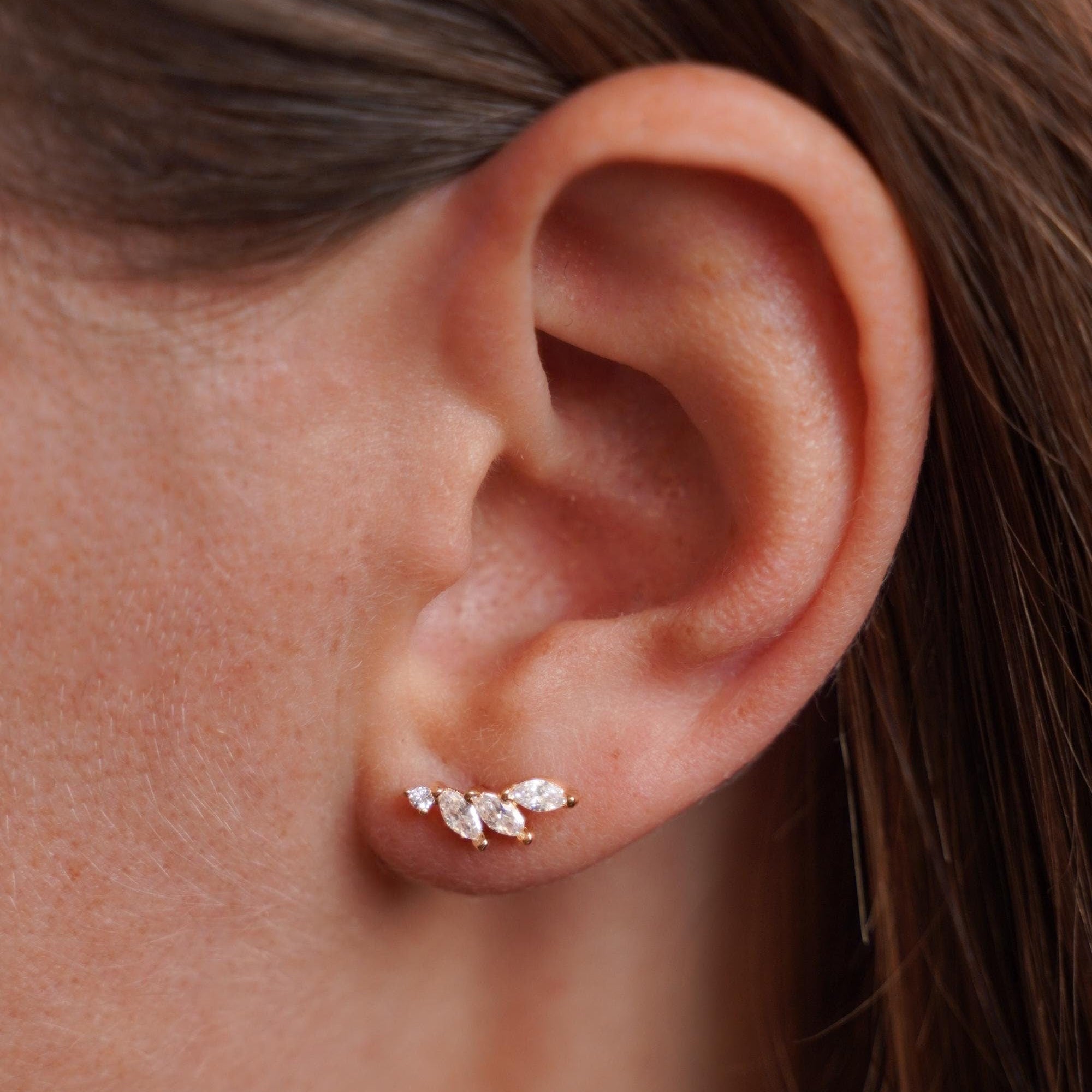 Piercing d'oreille en oxyde de zirconium et acier inoxydable / Boucle d'oreille individuelle