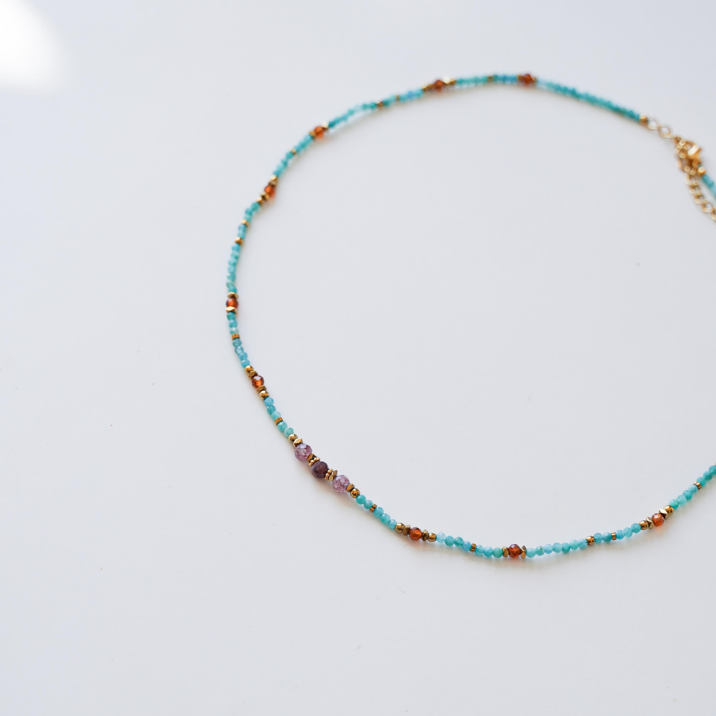 Collier pierre naturelle amazonite, quartz violet et cornaline / Collier femme perle bleu turquoise et violette